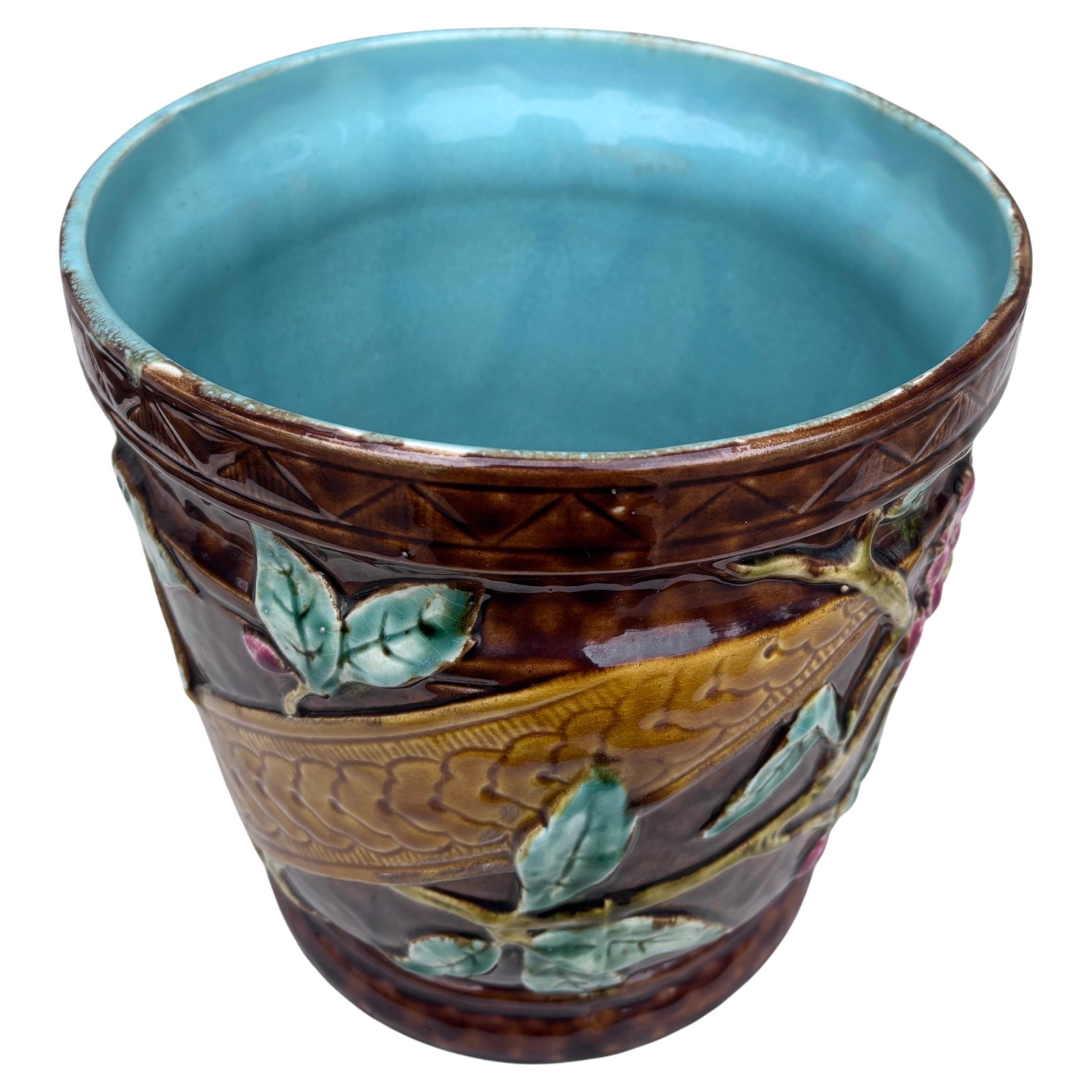 Cache pot français en majolique de Longchamp , circa 1890 en vente 3