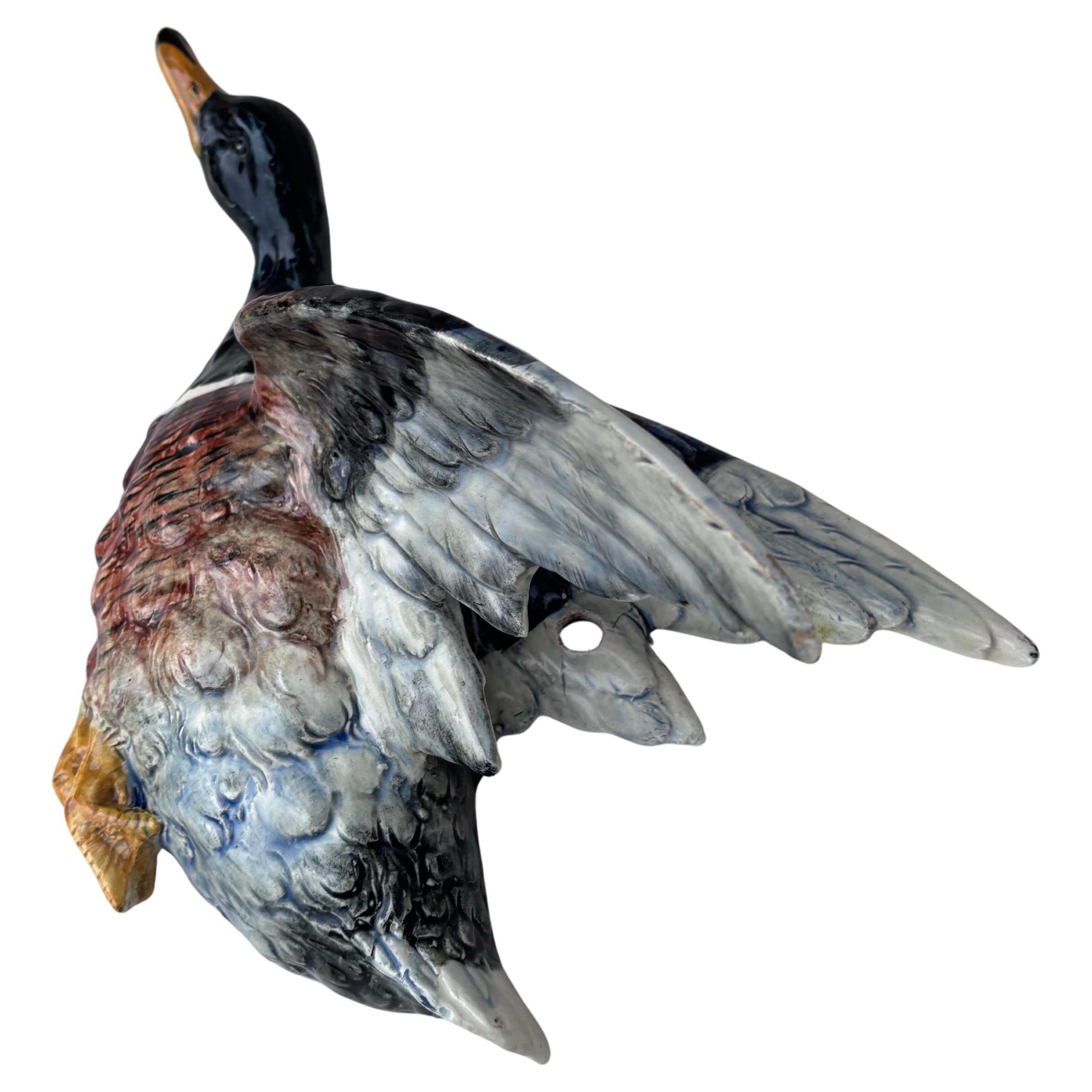 Bolsillo de pared de mayólica de pato Delphin Massier, circa 1890 Rústico en venta