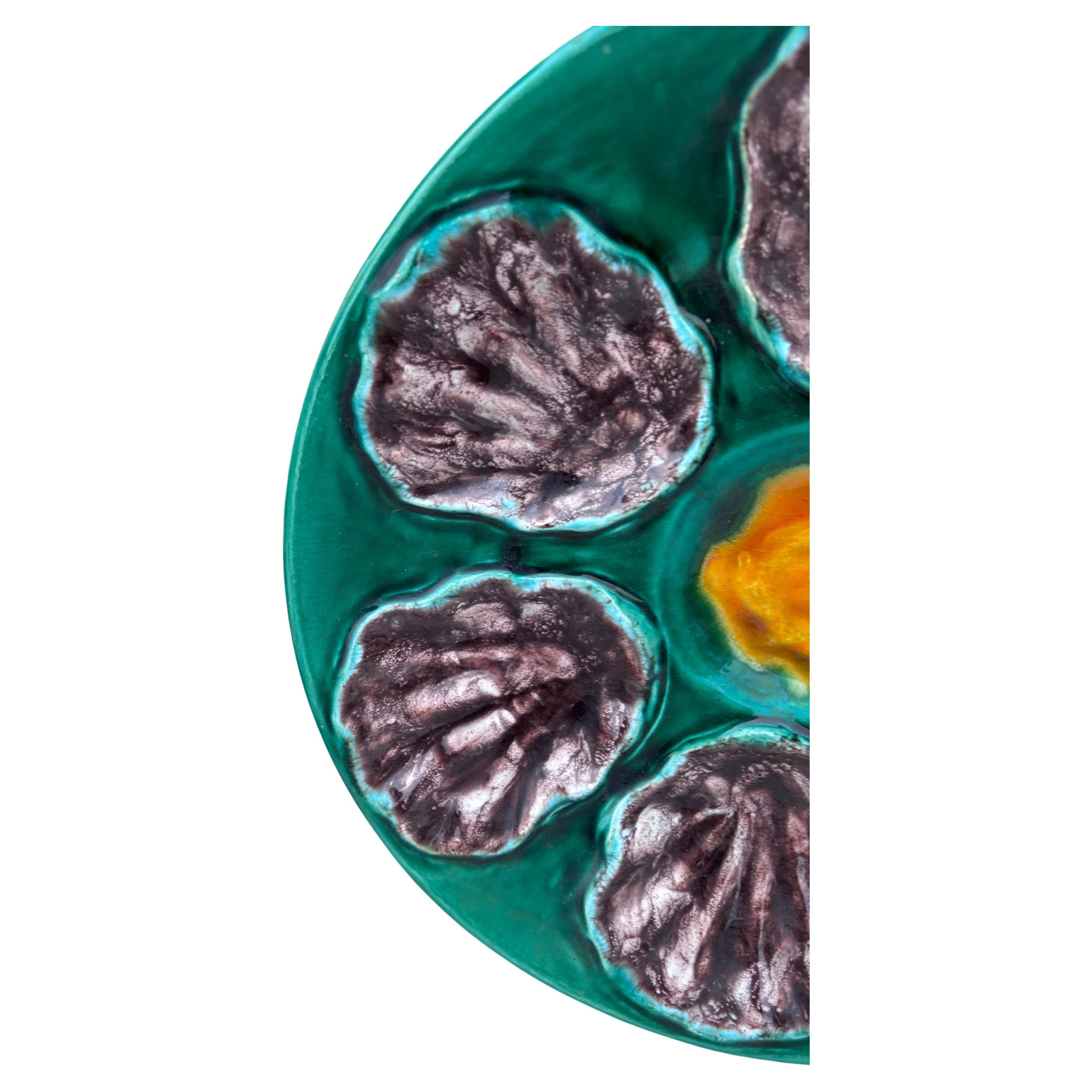 Art Déco Piatto ostrica in maiolica francese Bavent, 1920 circa in vendita