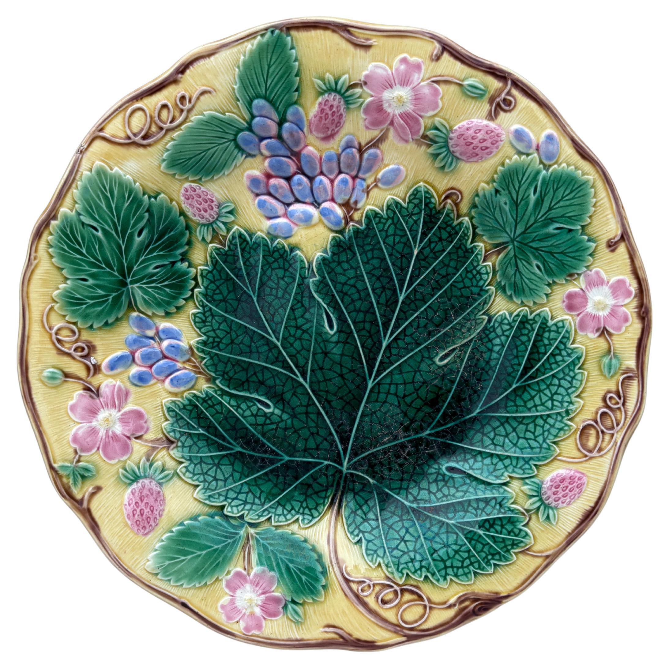 English Majolica Strawberry & Grapes Plate Wedgwood Circa 1920