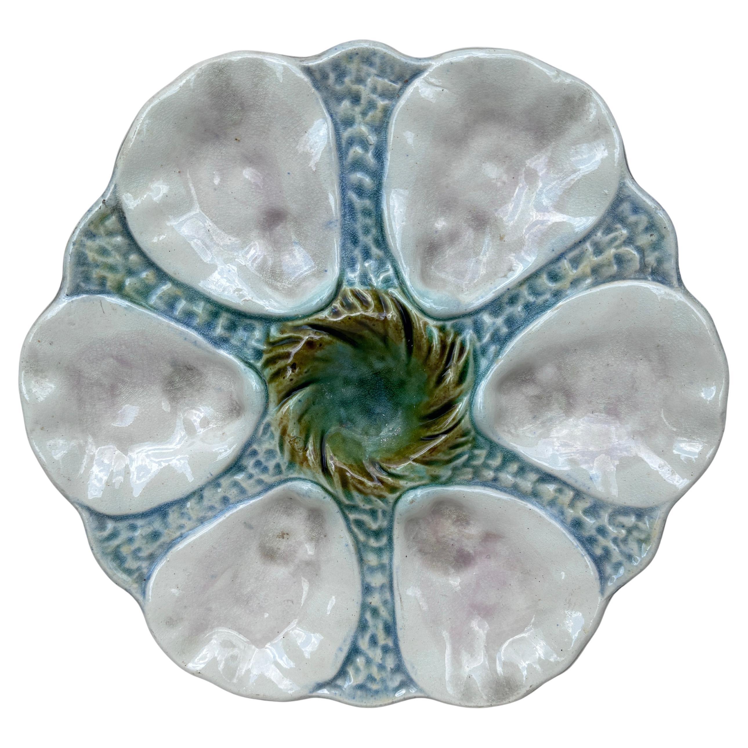 Piatto per ostriche in maiolica francese Orchies, 1900 circa