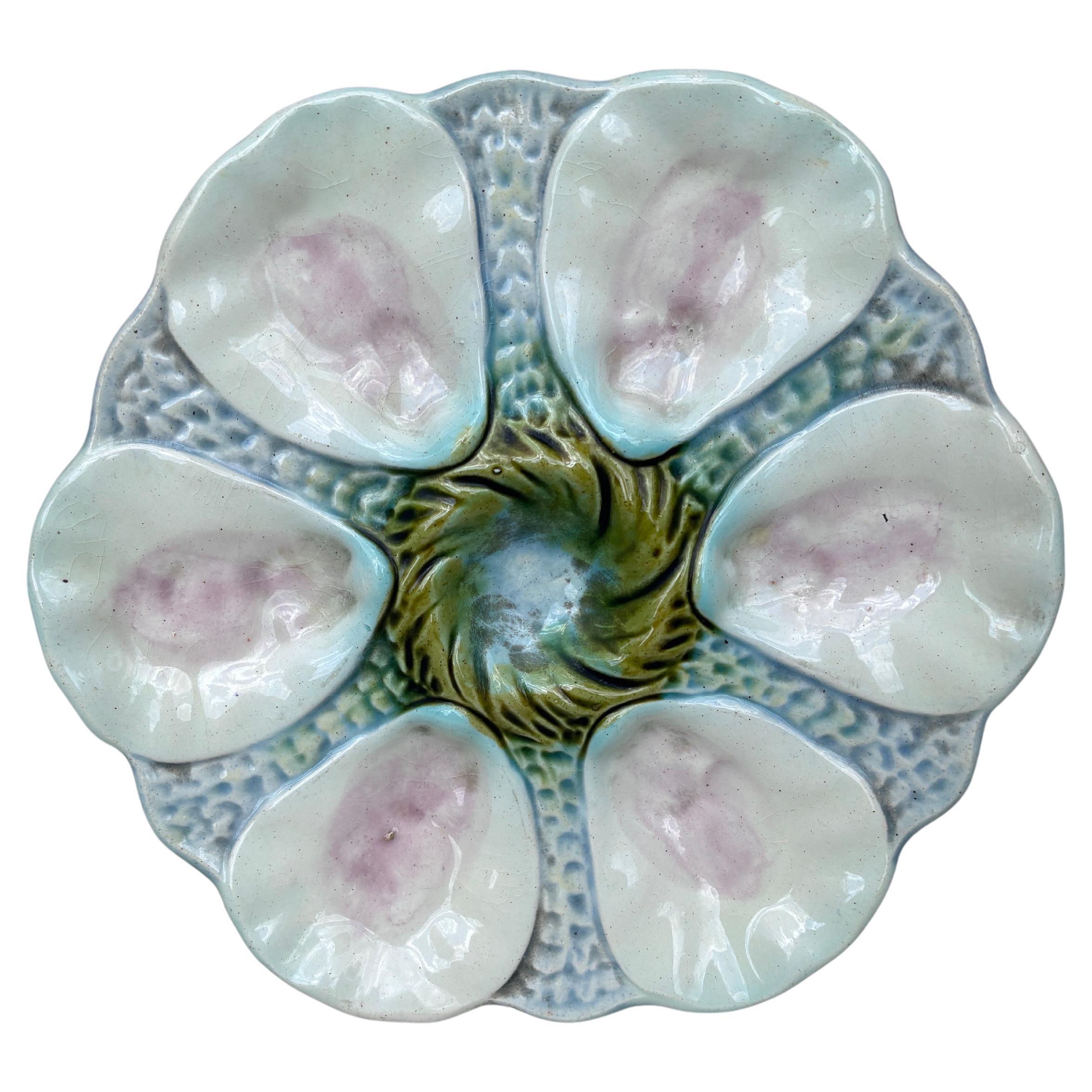 Assiette à huîtres en majolique française Orchies, datant d'environ 1900