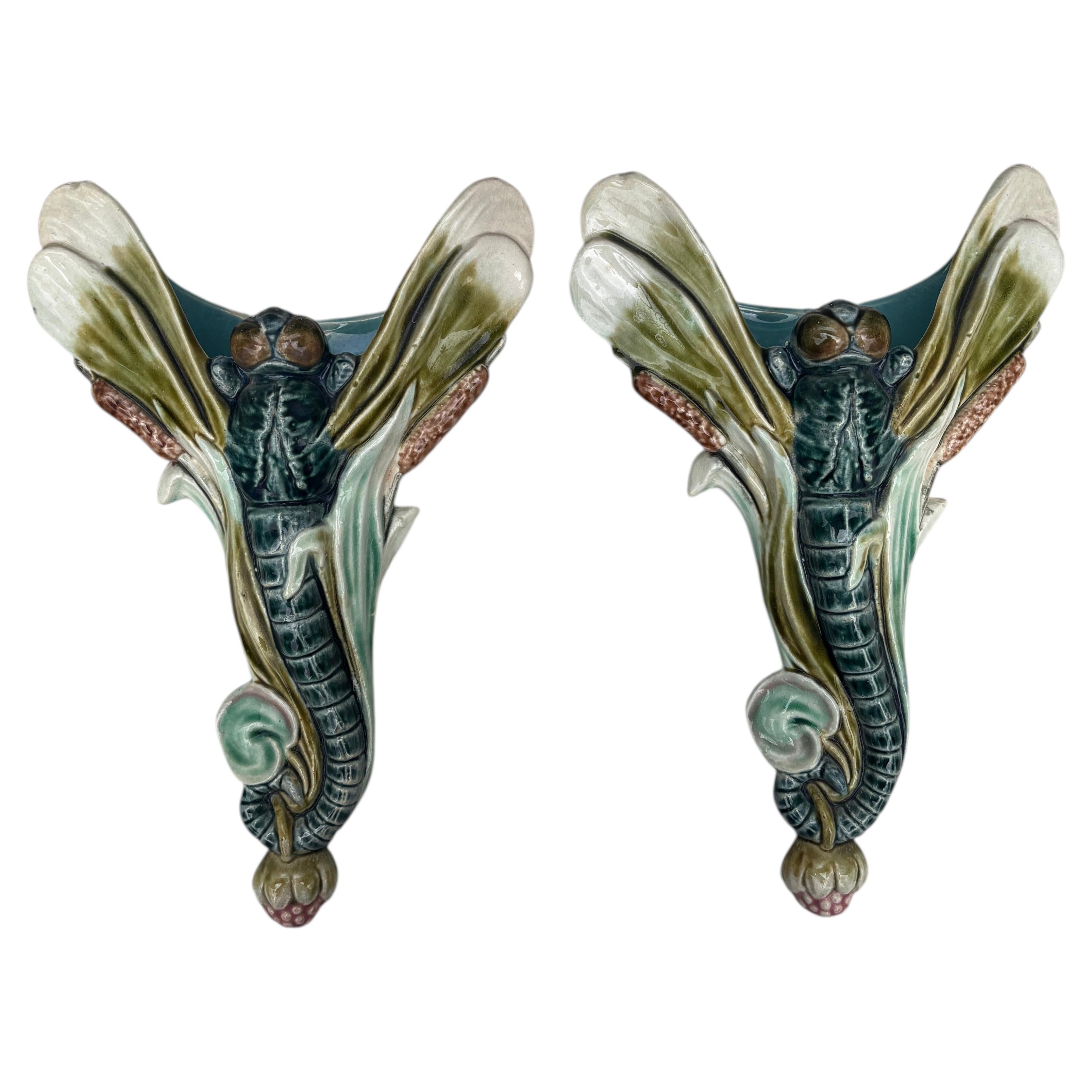 Rare paire de pochettes murales à libellules en majolique Fives-Lille, circa 1900