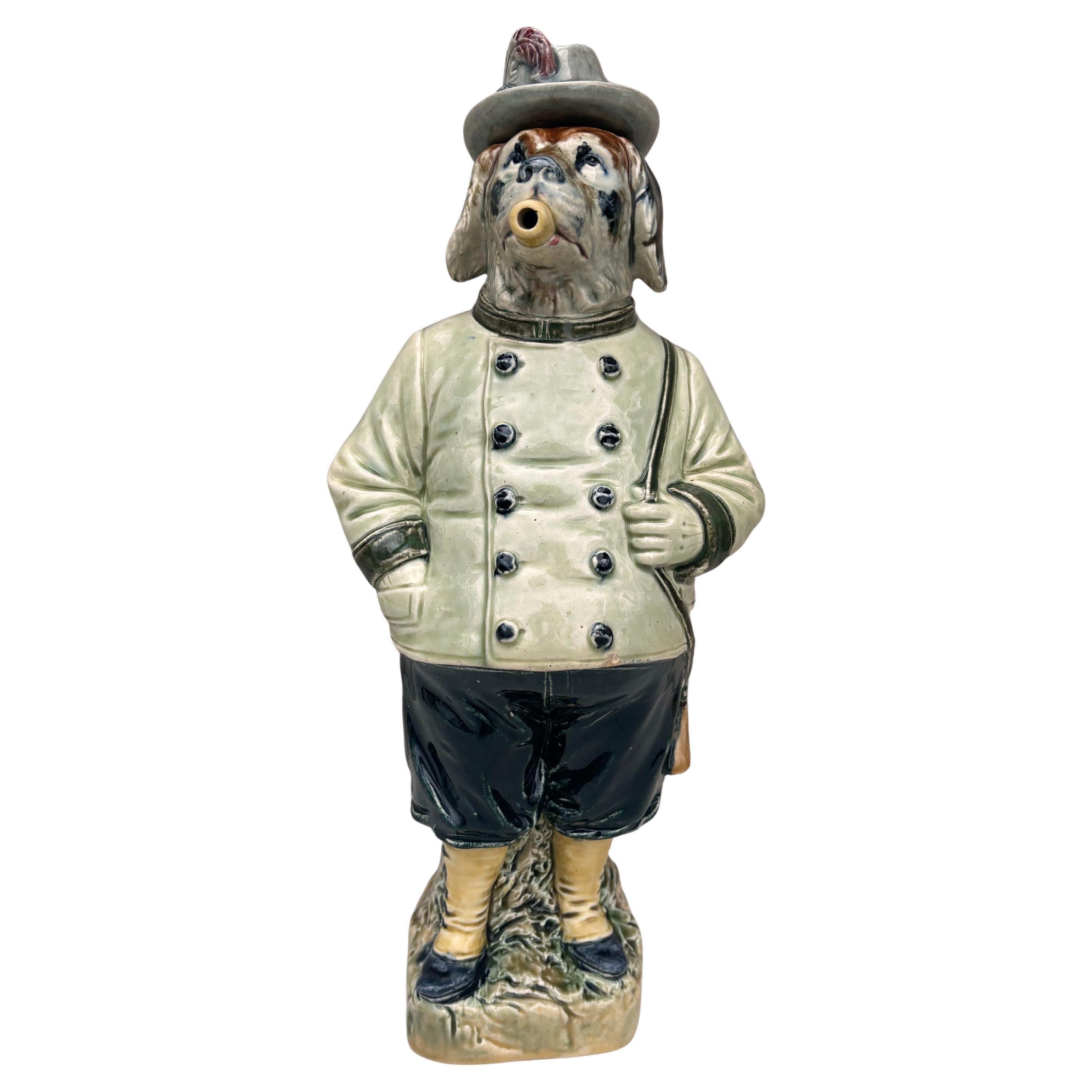 Bouteille à chien allemande en majolique, vers 1890 en vente