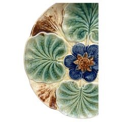 Assiette à nénuphar en majolique Wasmuel Majolica, vers 1890