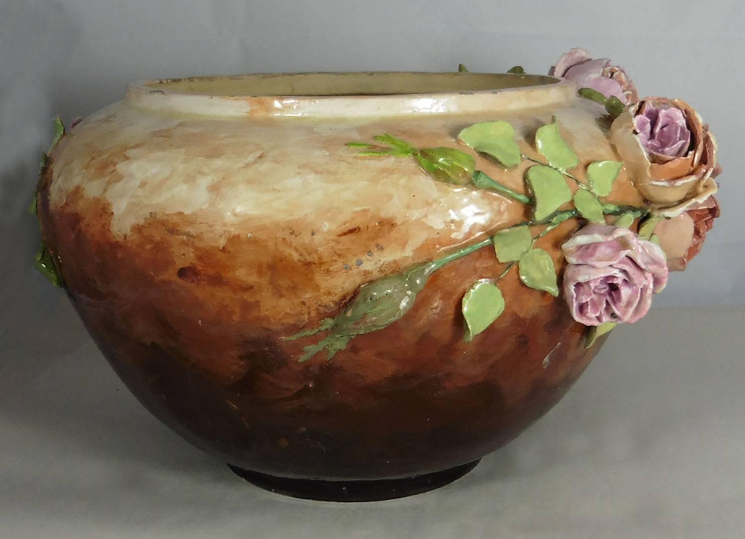 Large French Impressionist Majolica Barbotine Pastel Roses Jardiniere In Good Condition In Austin, TX