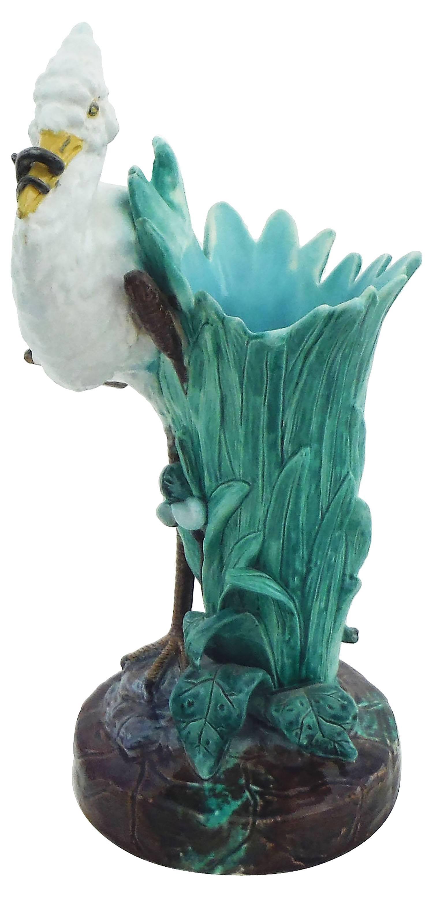 Victorien Vase cigogne en majolique anglaise du 19ème siècle, Joseph Holdcroft en vente