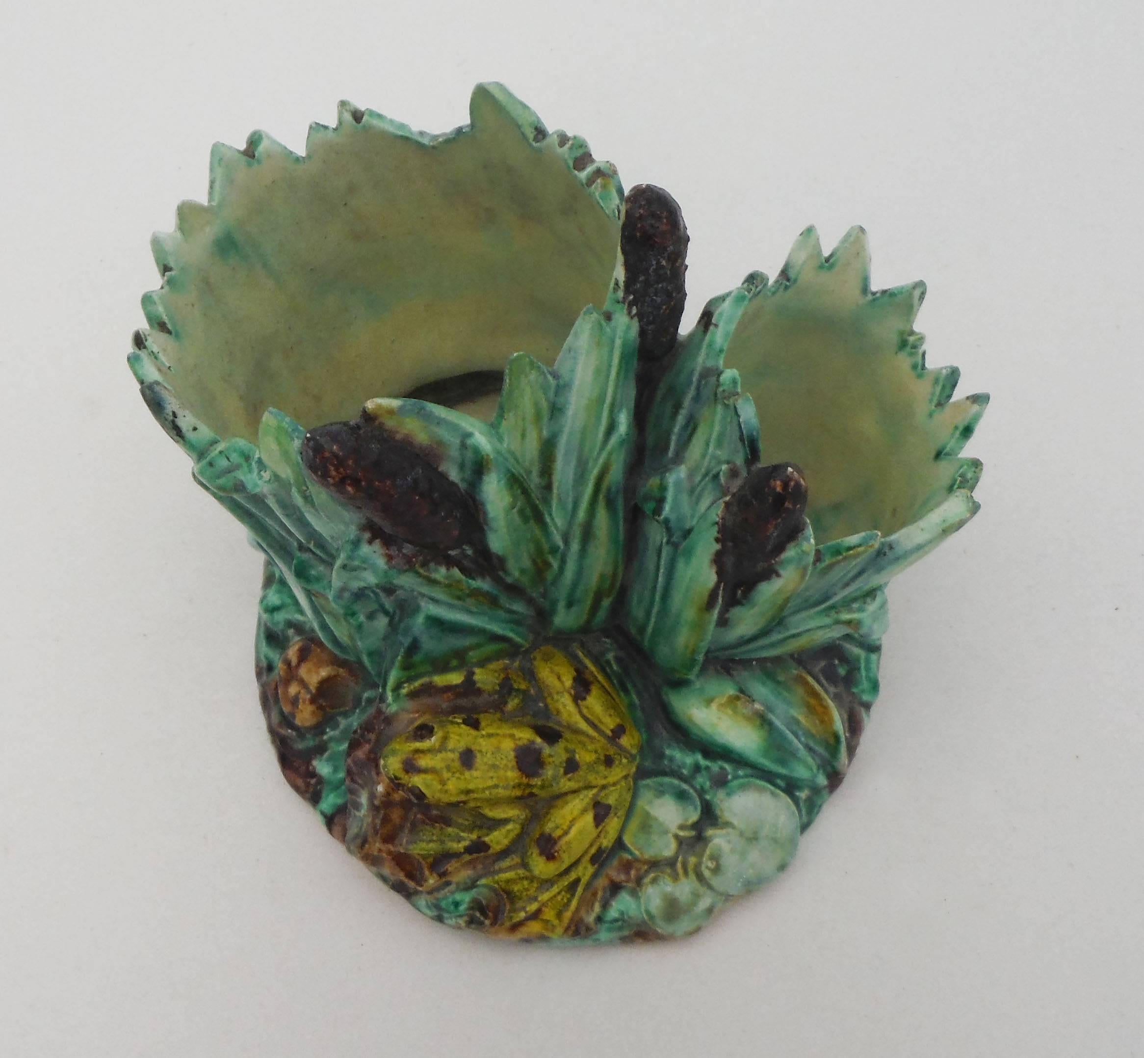 Antique Majolica Palissy double vase with frog and reeds signed Thomas- Victor Sergent.
Thomas Victor Sergent was an active member of the School of Paris with others ceramists he made platters and other several others pieces like vases, tobacco
