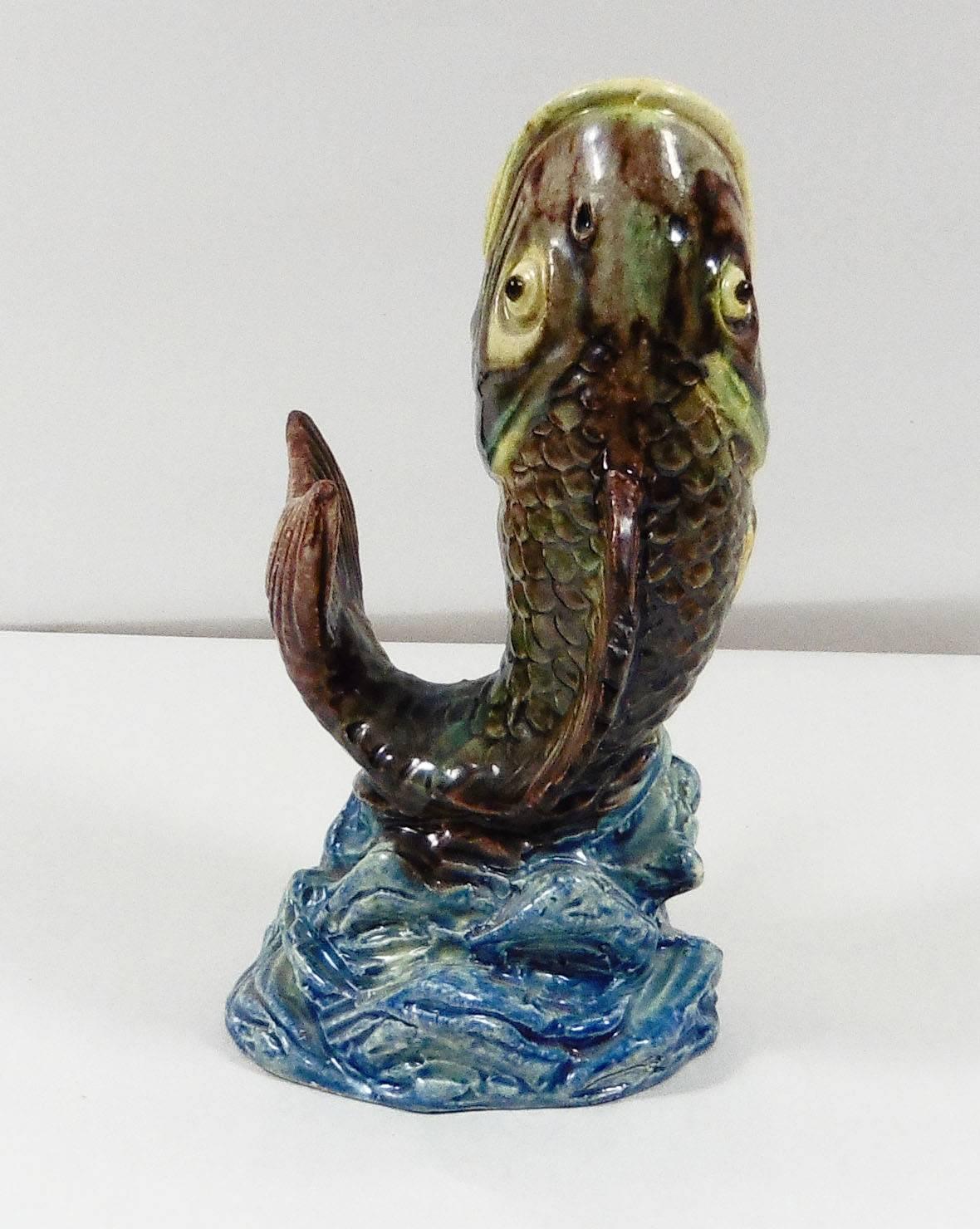 Small Palissy fish vase circa 1890 attributed to Thomas Sergent.
Thomas Victor Sergent was an active member of the School of Paris with others ceramists he made platters and other several others pieces like vases, tobacco jars, jardinières. He