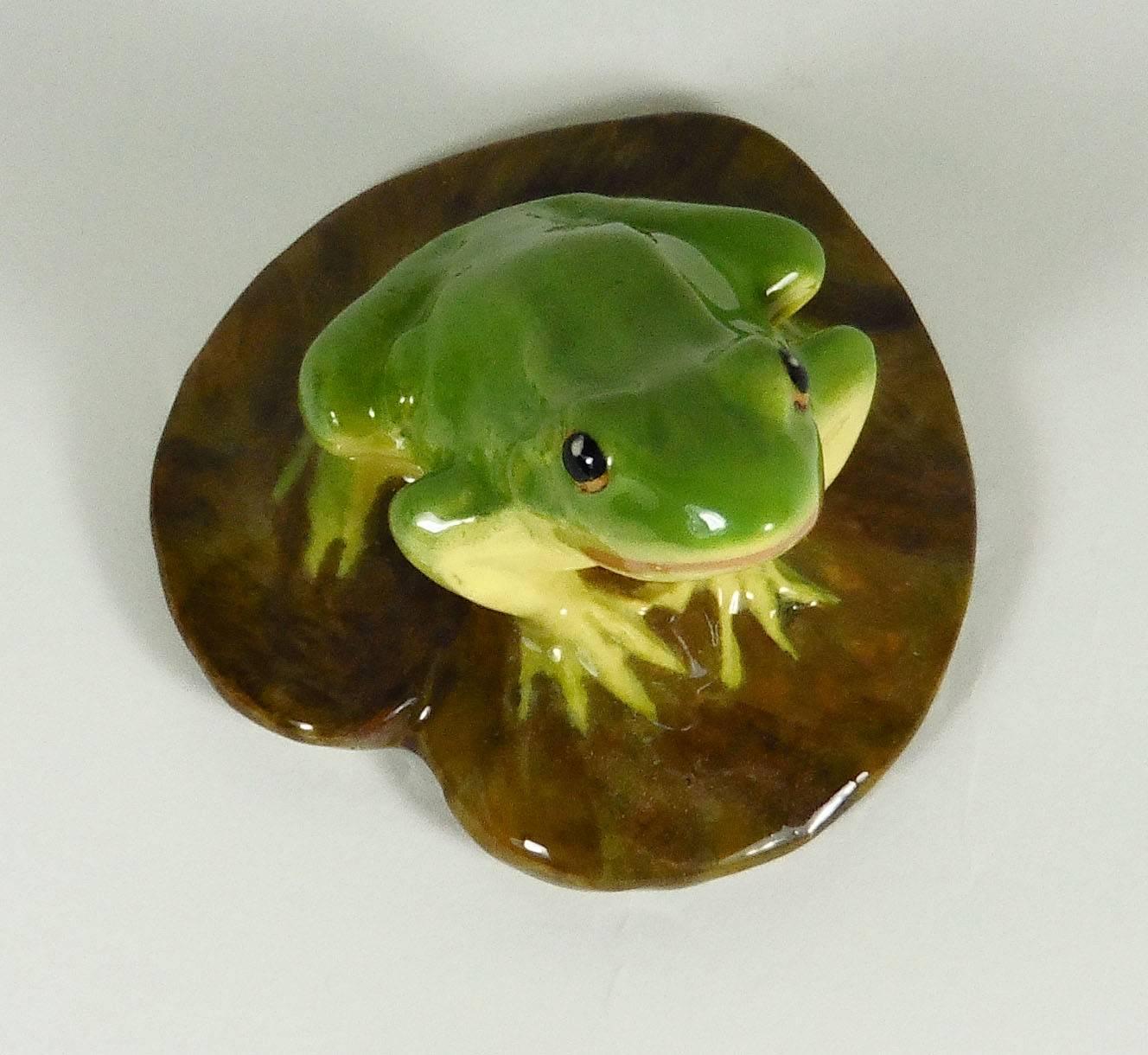 majolica frog bowl