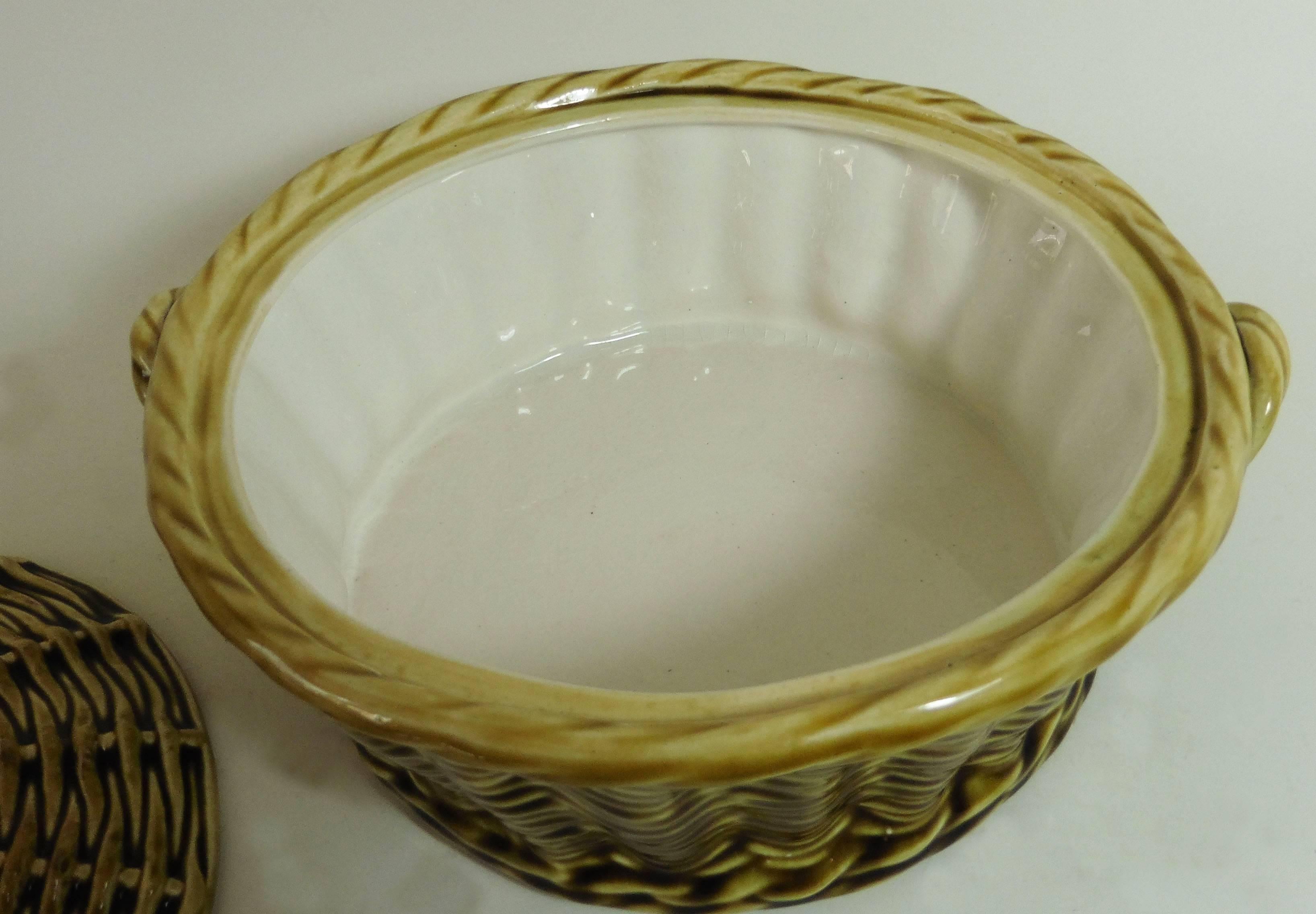 Country Majolica Egg Basket Sarreguemines, circa 1920