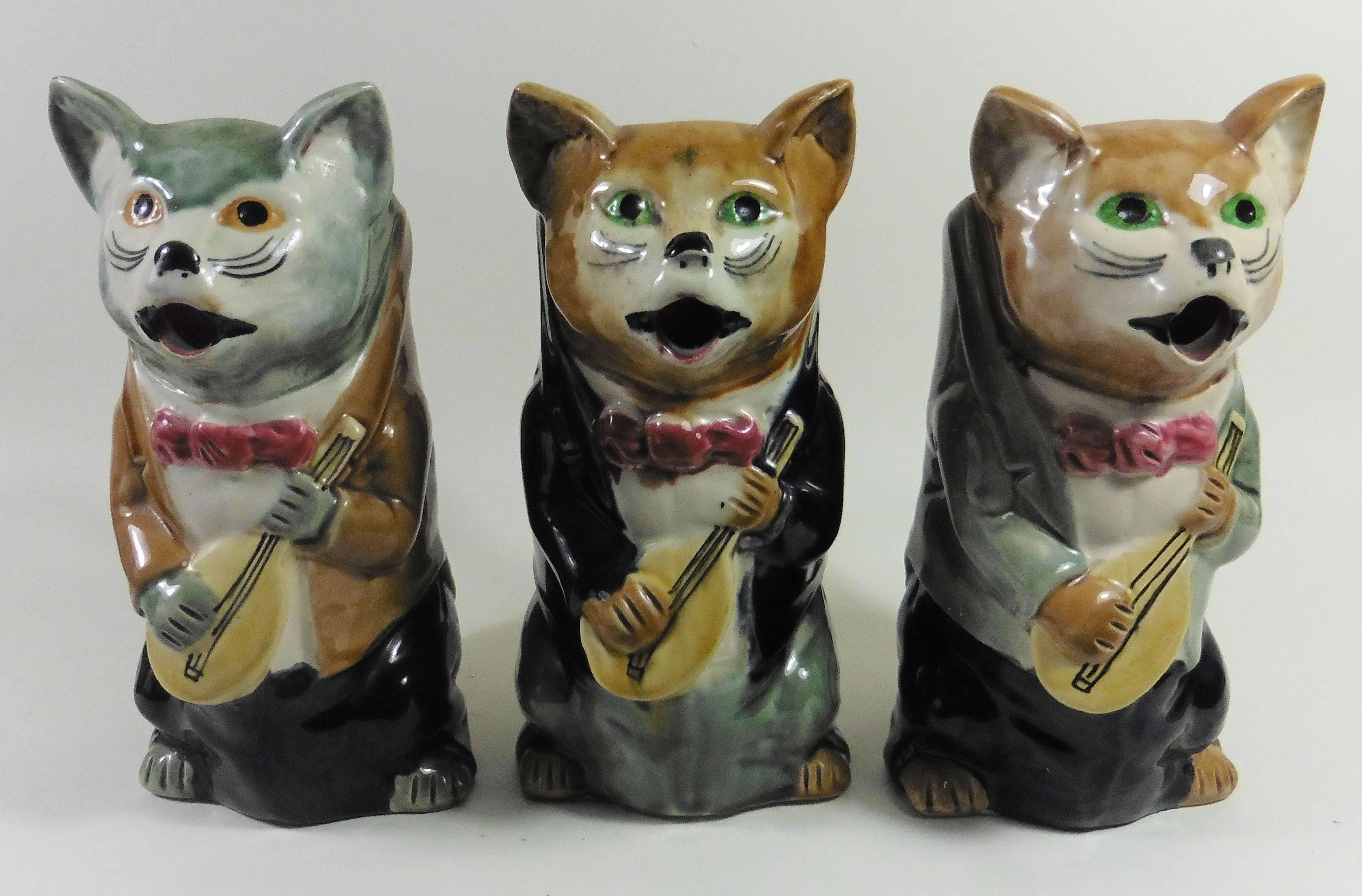 Early 20th Century Majolica Cat with Mandolin Pitcher Orchies, circa 1900
