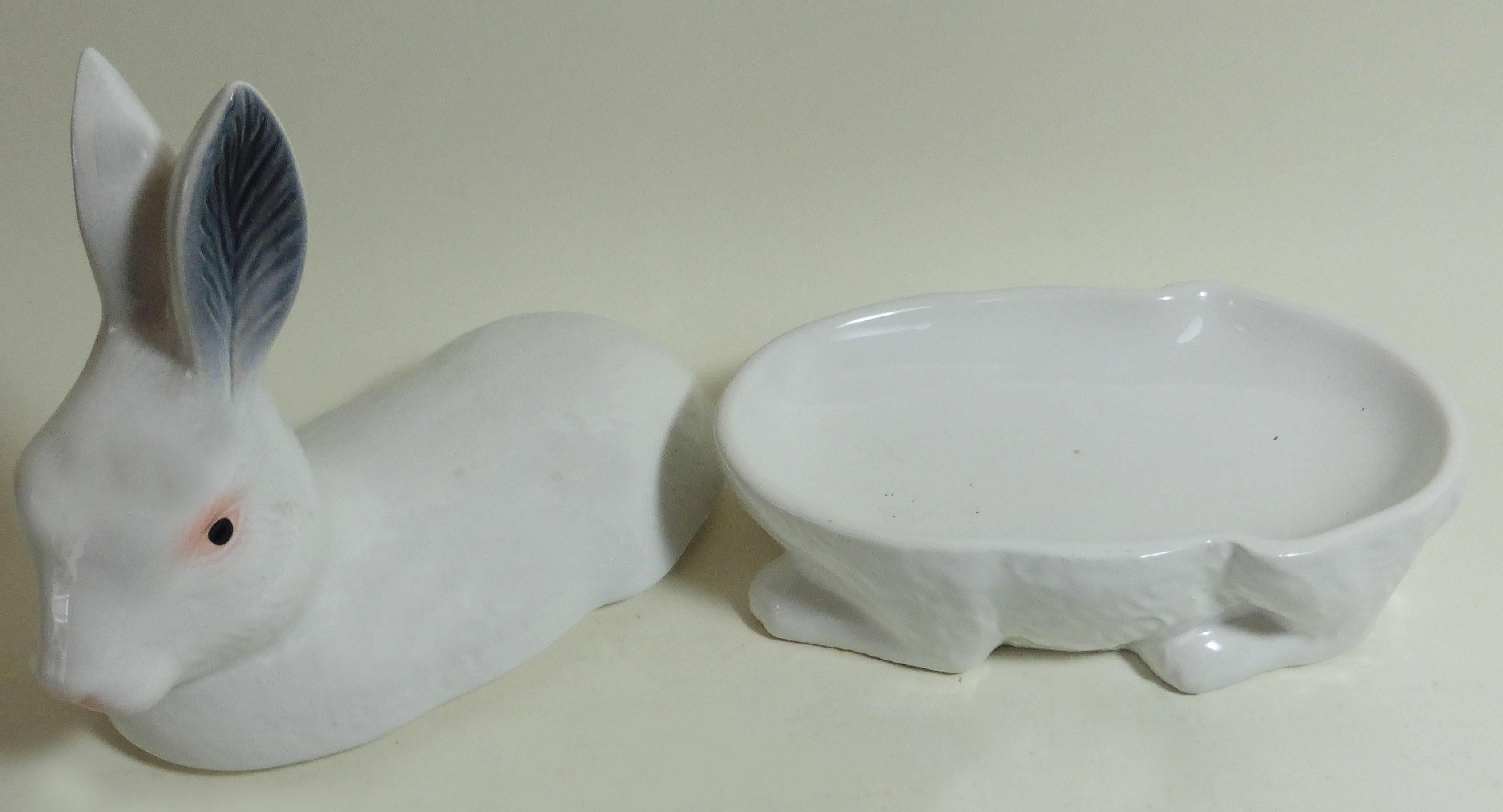 White Majolica rabbit tureen circa 1950 signed Caugant.
The smaller size is available.