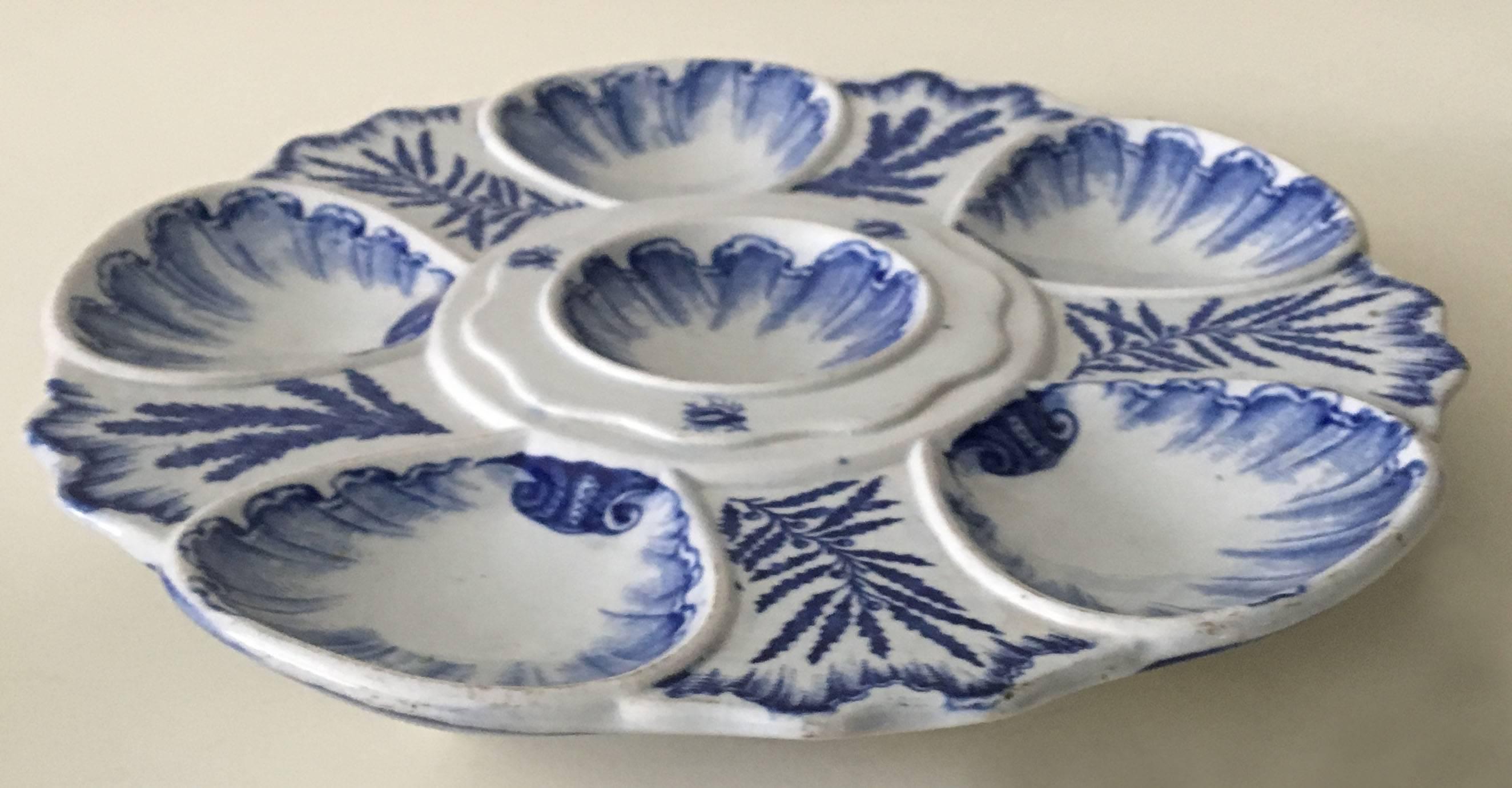 19th faience blue and white oyster plate signed J. Vieillard & Cie Bordeaux decorated with seaweeds.
Mark / 1829-1895.
 