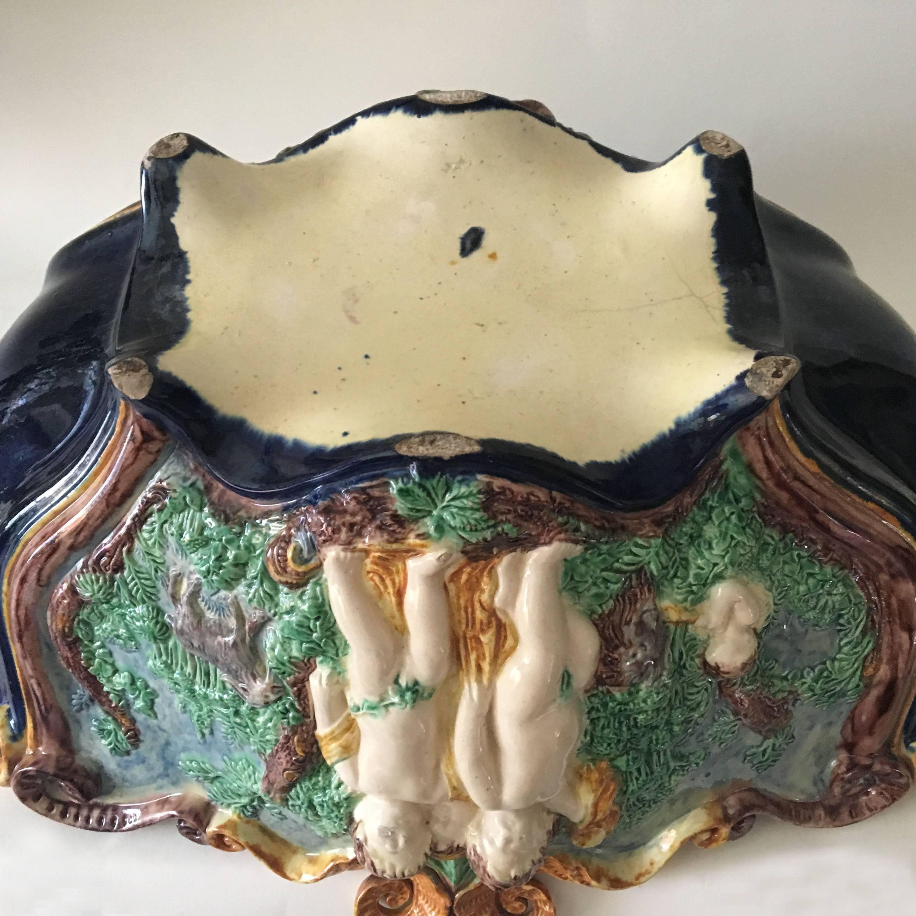 Majolica Palissy Puttis Jardinière, circa 1880 In Good Condition For Sale In Austin, TX