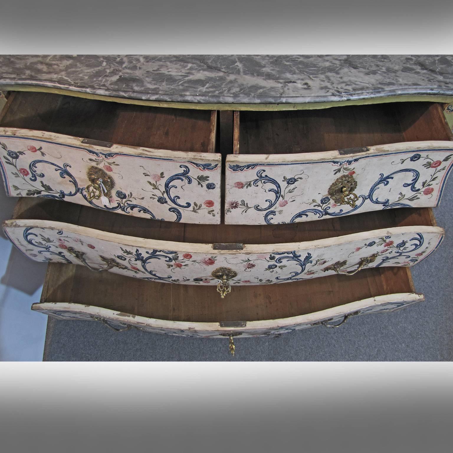 Mid-18th Century Genoese Painted Louis XV Chest of Drawers with Marble Top In Good Condition In Firenze, IT