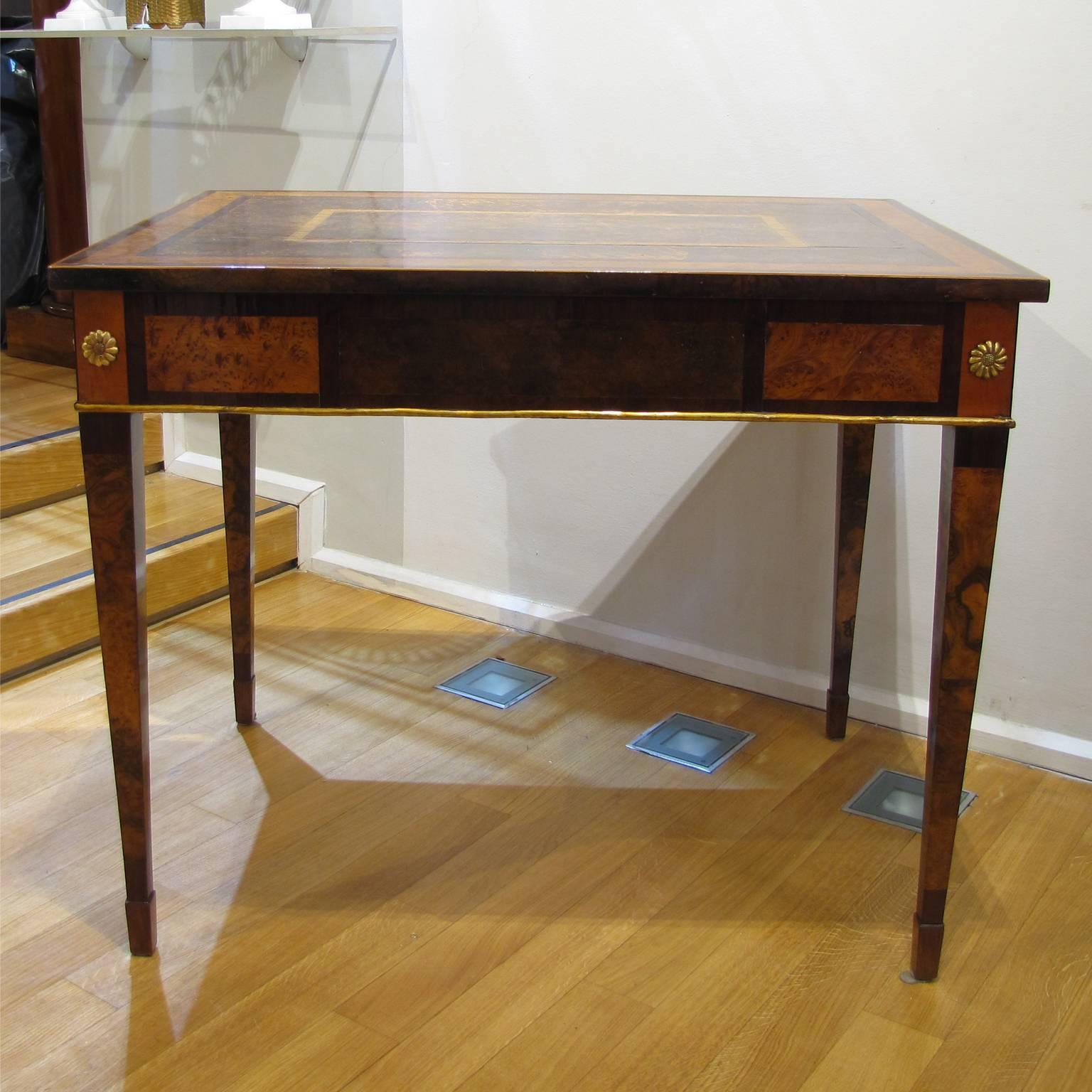 Italian Late 18th Century Louis XVI Desk in Palisander, Walnut and Olive Wood In Good Condition In Firenze, IT