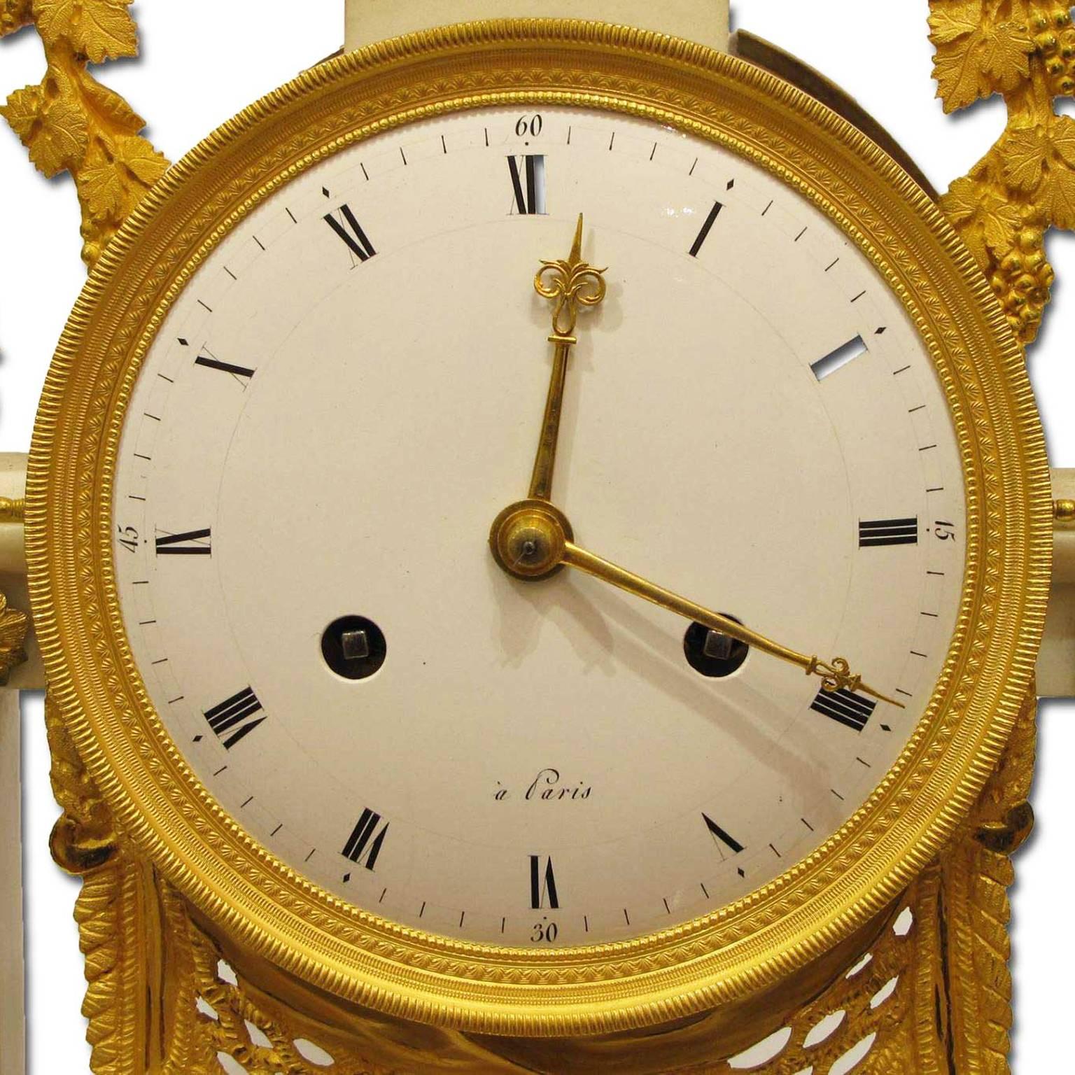 Late-18th Century French Louis XVI White Marble and Ormolu Gilt Mantel Clock For Sale 3