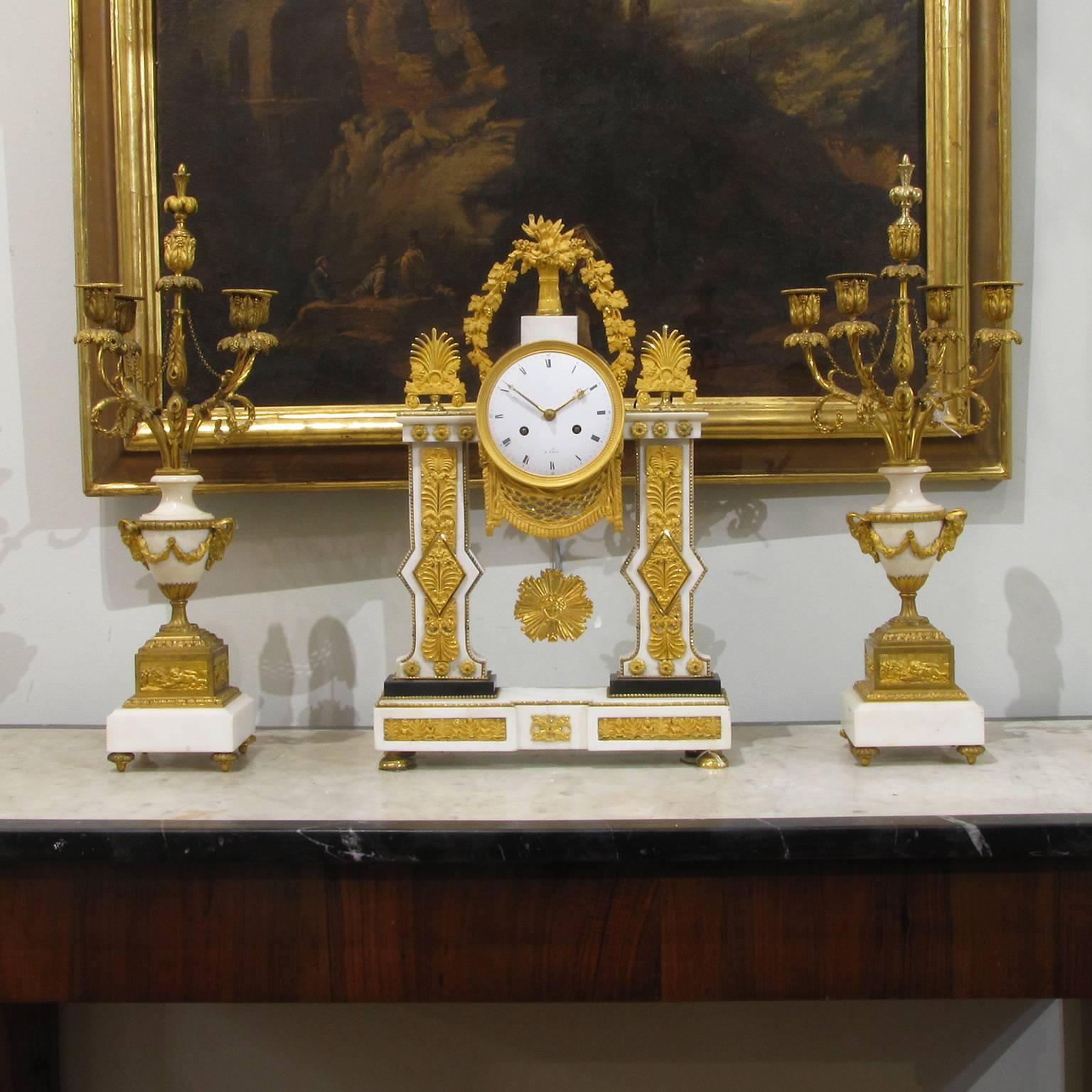 Late-18th Century French Louis XVI White Marble and Ormolu Gilt Mantel Clock For Sale 6