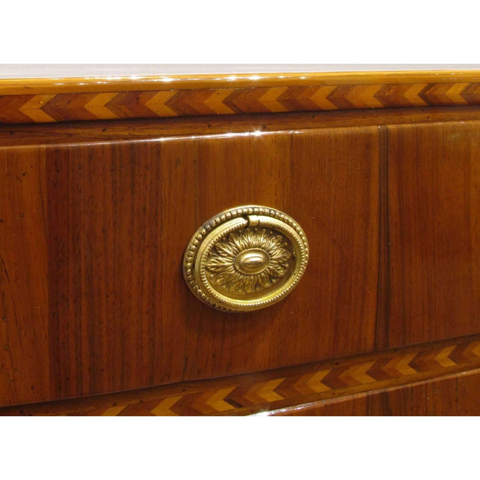 Louis XVI Italian Late 18th Century Luigi XVI Chest of Drawers in Solid Walnut with Inlays