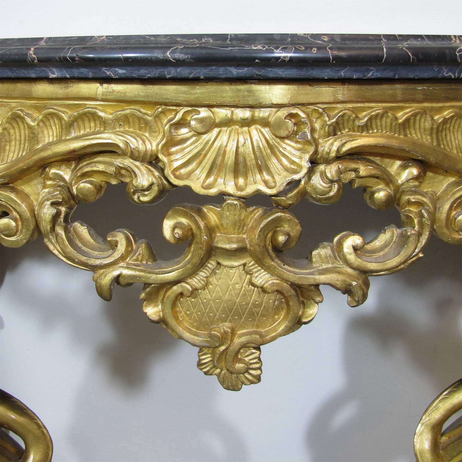 Italian Mid-18th Century Louis XV Giltwood Console or Side Table with Marble Top 3