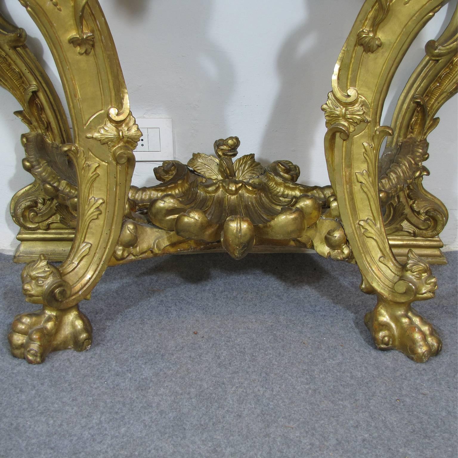 Italian Mid-18th Century Louis XV Giltwood Console or Side Table with Marble Top 4