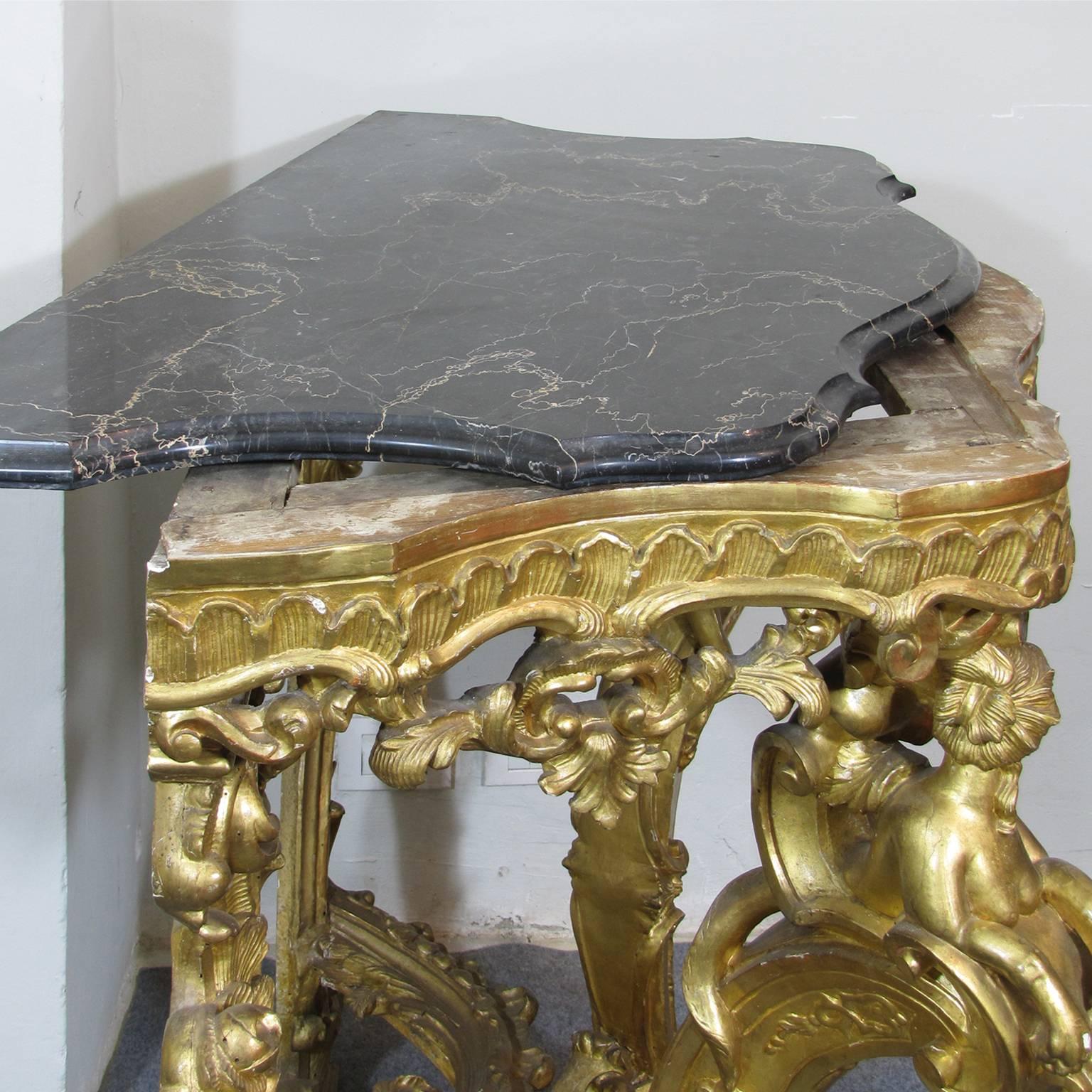 Italian Mid-18th Century Louis XV Giltwood Console or Side Table with Marble Top 6