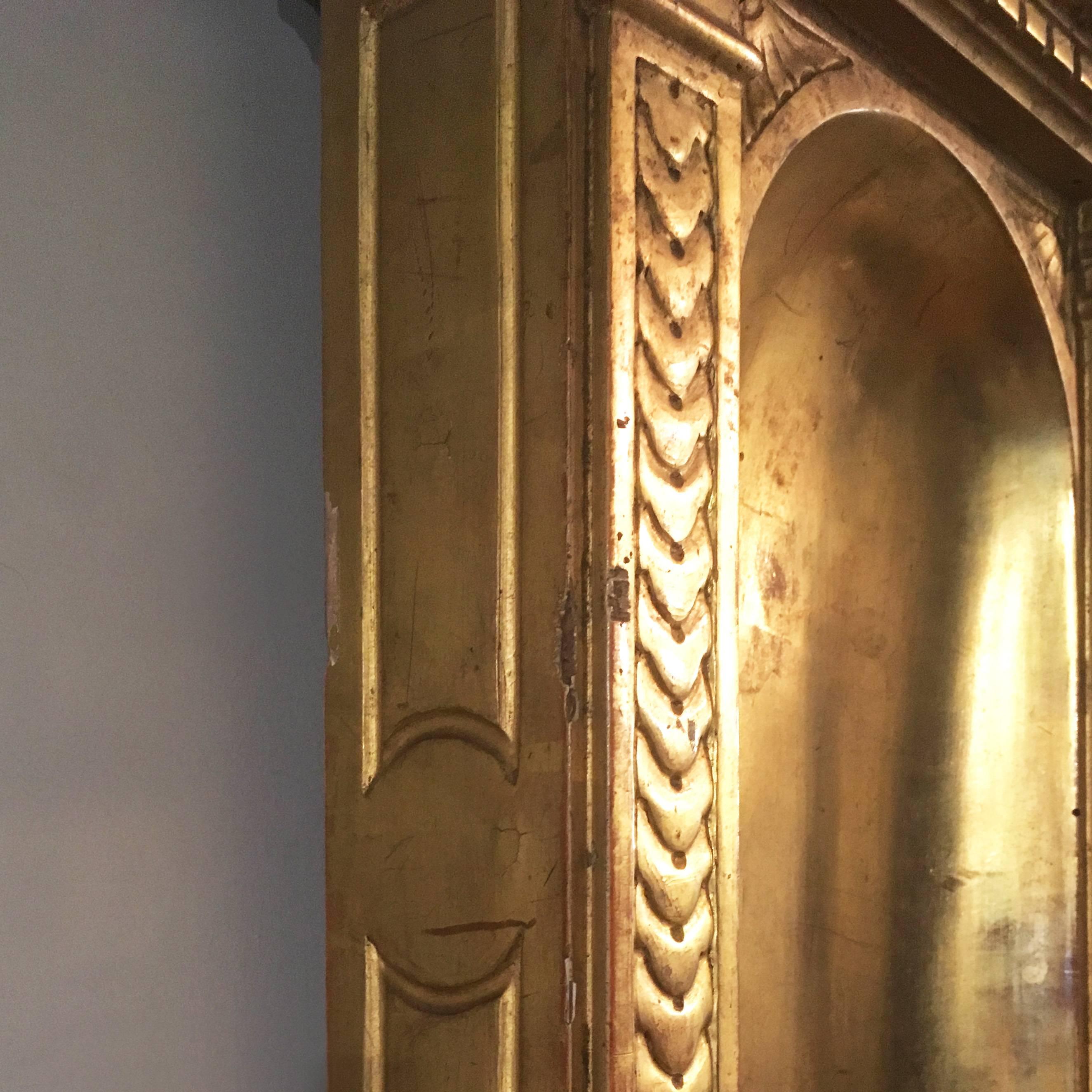 Italian Mid-19th Century Architectural Niche in Carved Giltwood 1