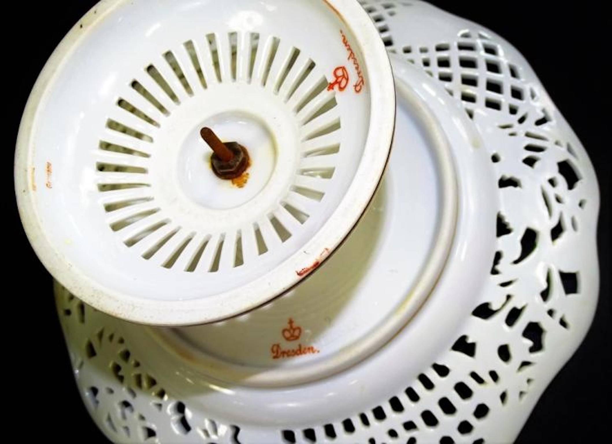 Pair of Two 19th Century Dresden-Meissen German Porcelain Cake Stands or Tazzas In Good Condition In Washington Crossing, PA