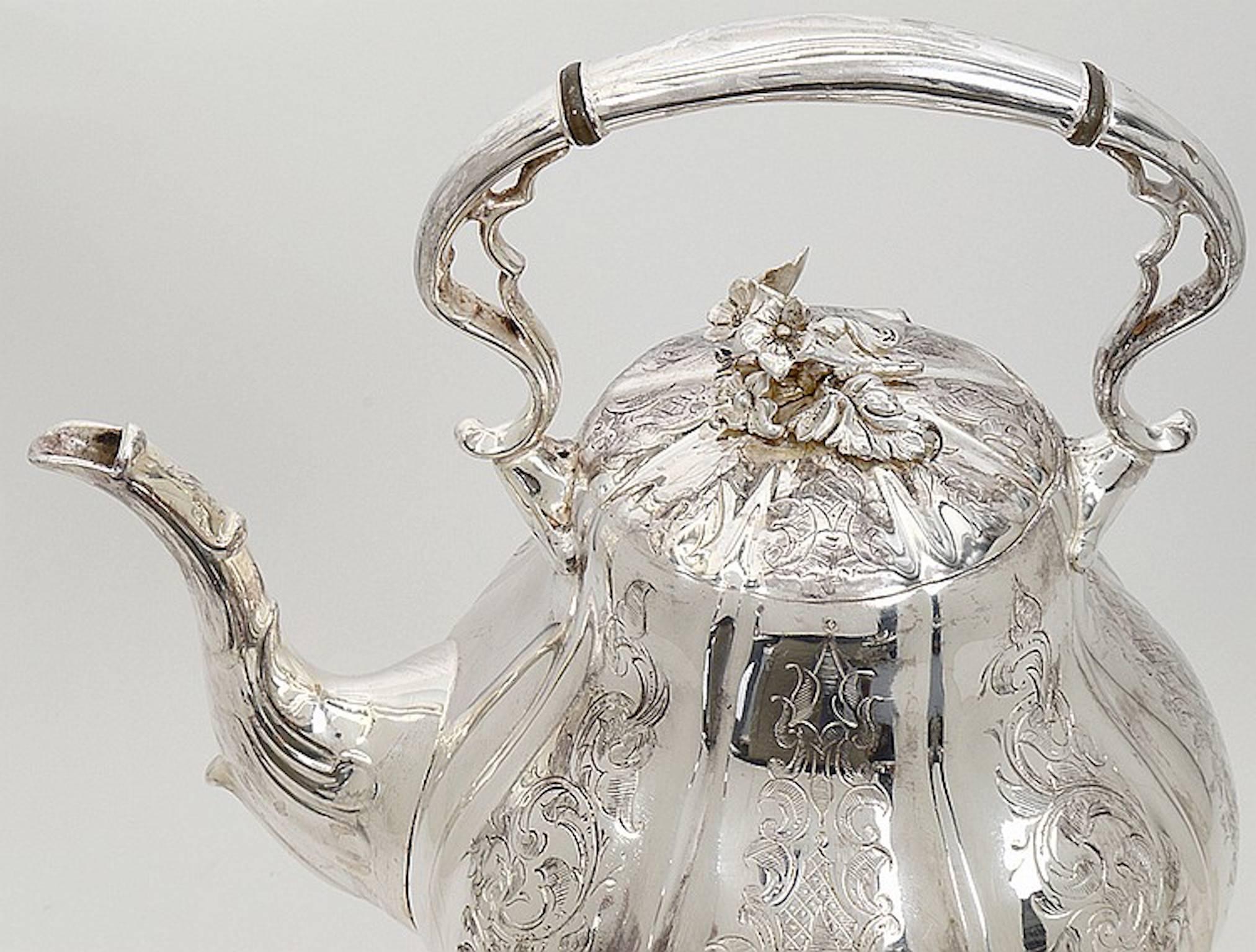 Victorian Silver Plated Tilting Hot Water Kettle on Stand In Good Condition In Washington Crossing, PA