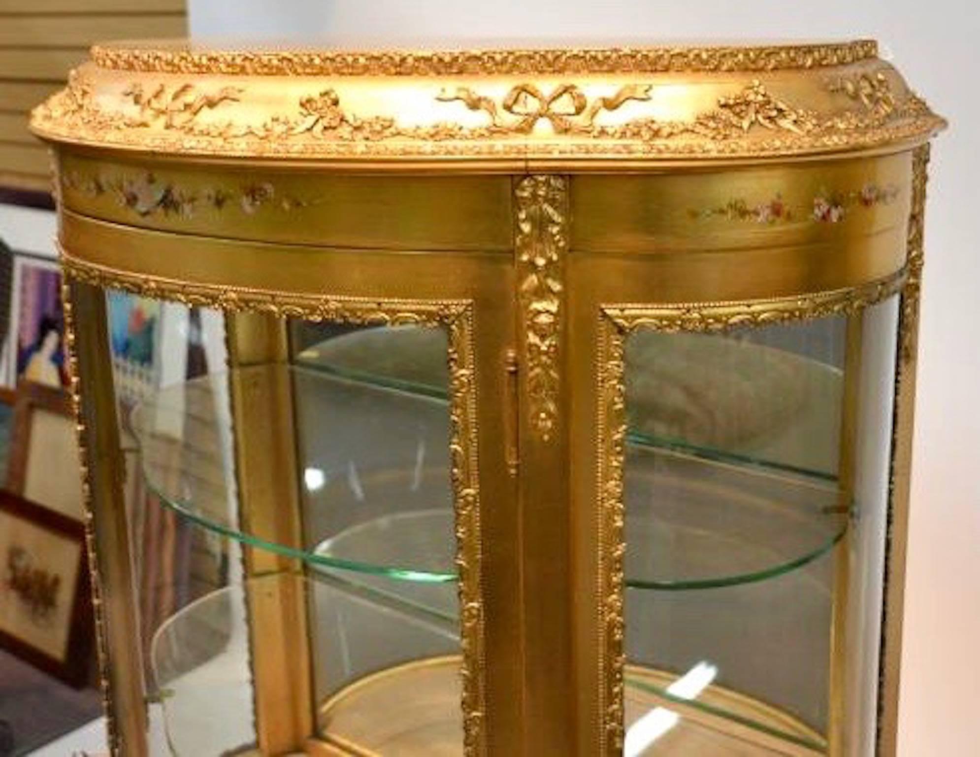 Large Vernis Martin curved glass Gilt Curio Cabinet In Excellent Condition In Washington Crossing, PA