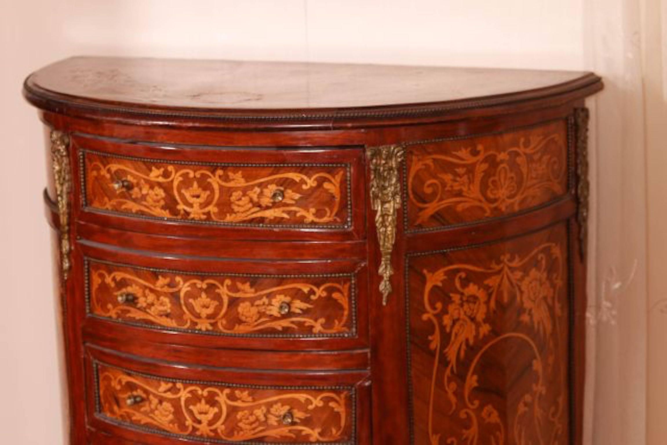 Wood 19th Century French Seven-Drawer Marquetry Chest For Sale