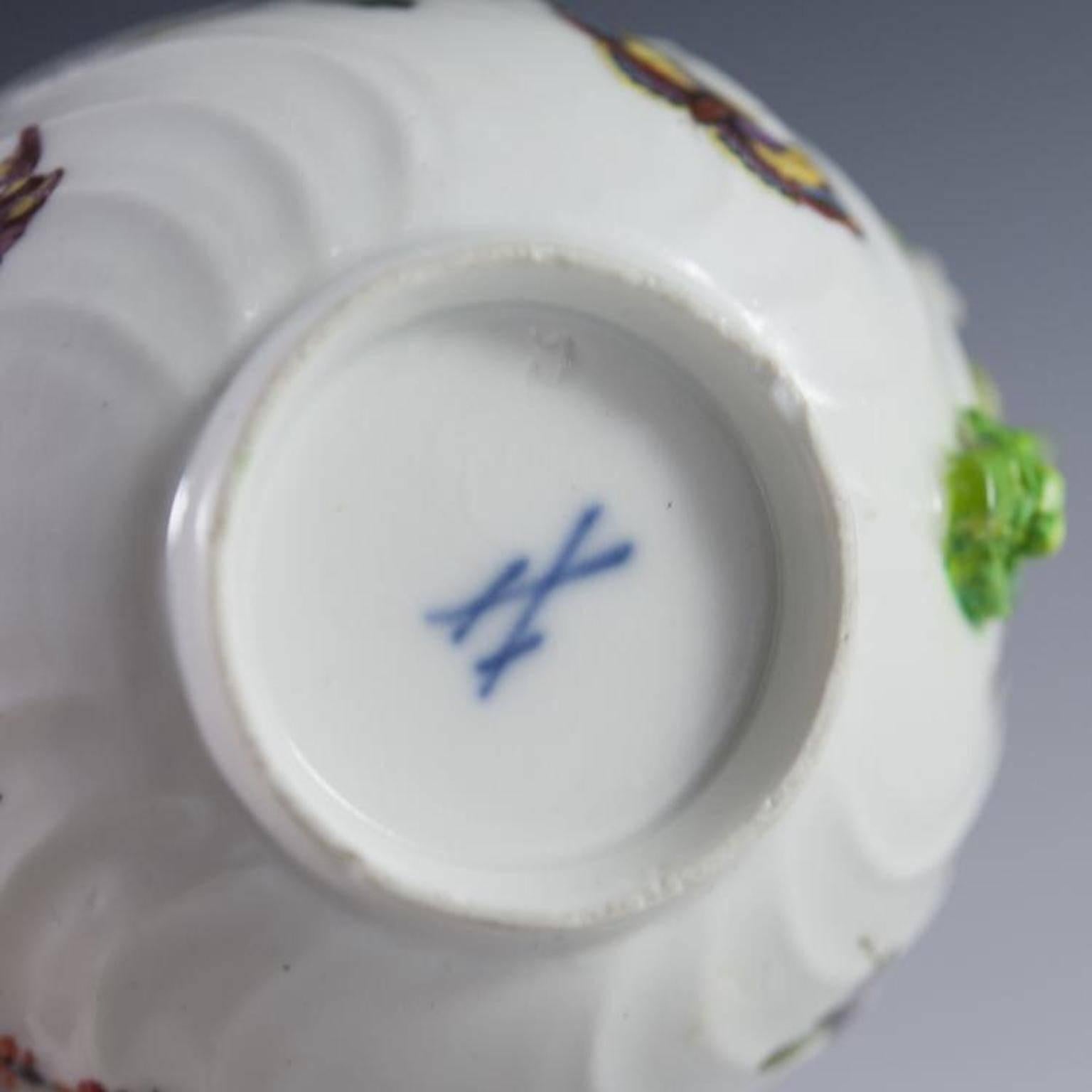 Antique Meissen Demitasse Cup In Excellent Condition For Sale In Washington Crossing, PA