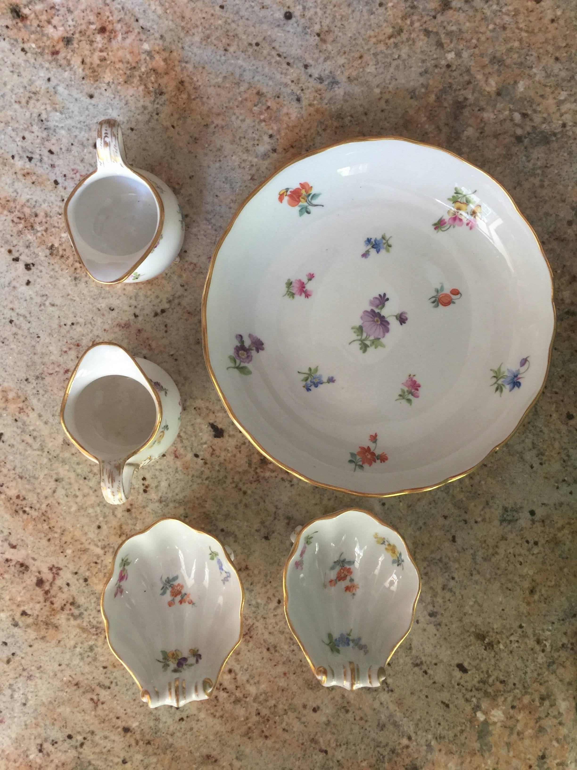 Meissen Porcelain Tray Creamers and Footed Dishes For Sale 1