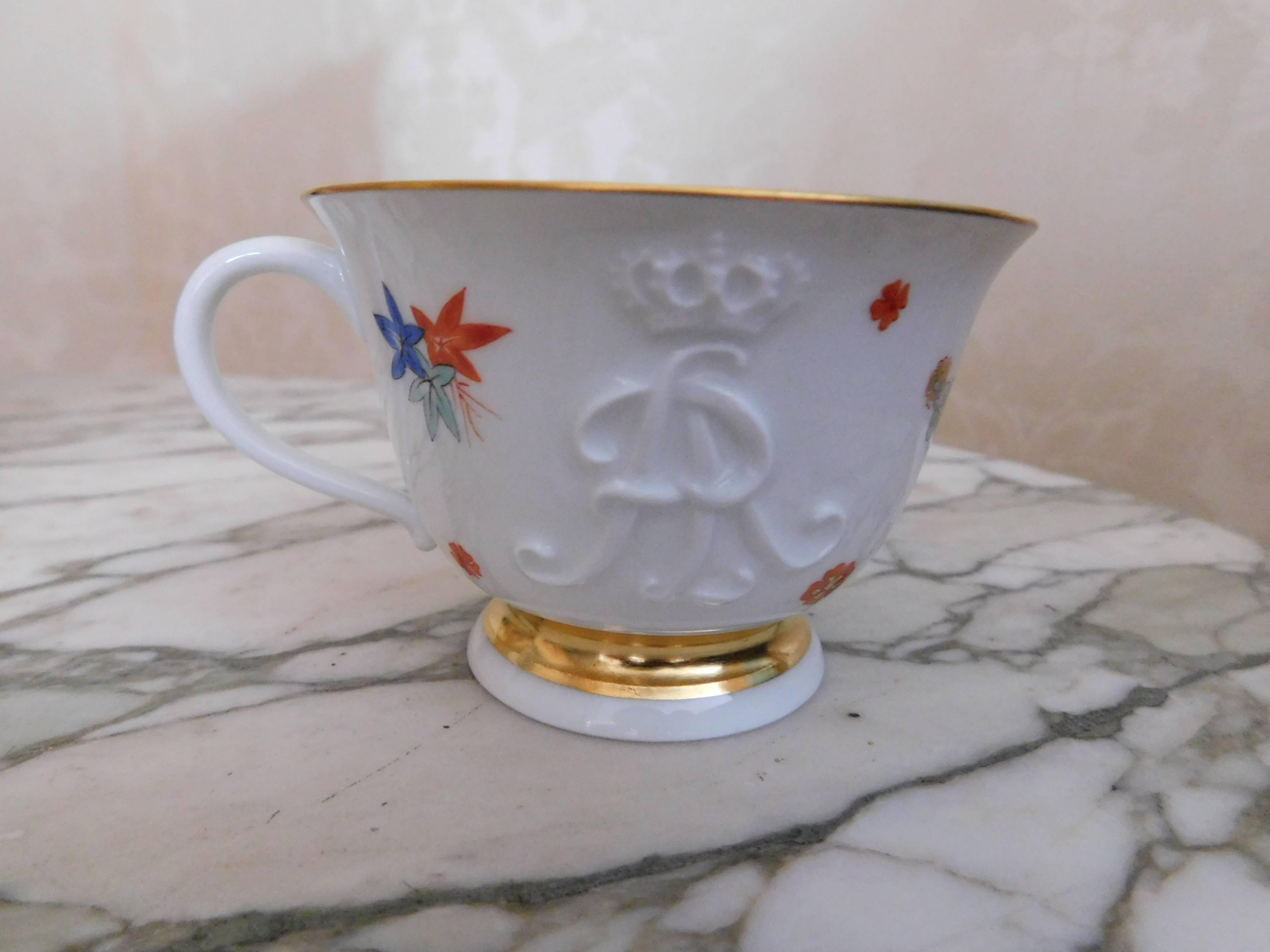 Late 19th Century Meissen Porcelain Augustus Rex Kakiemon Cup and Saucer In Excellent Condition In Washington Crossing, PA