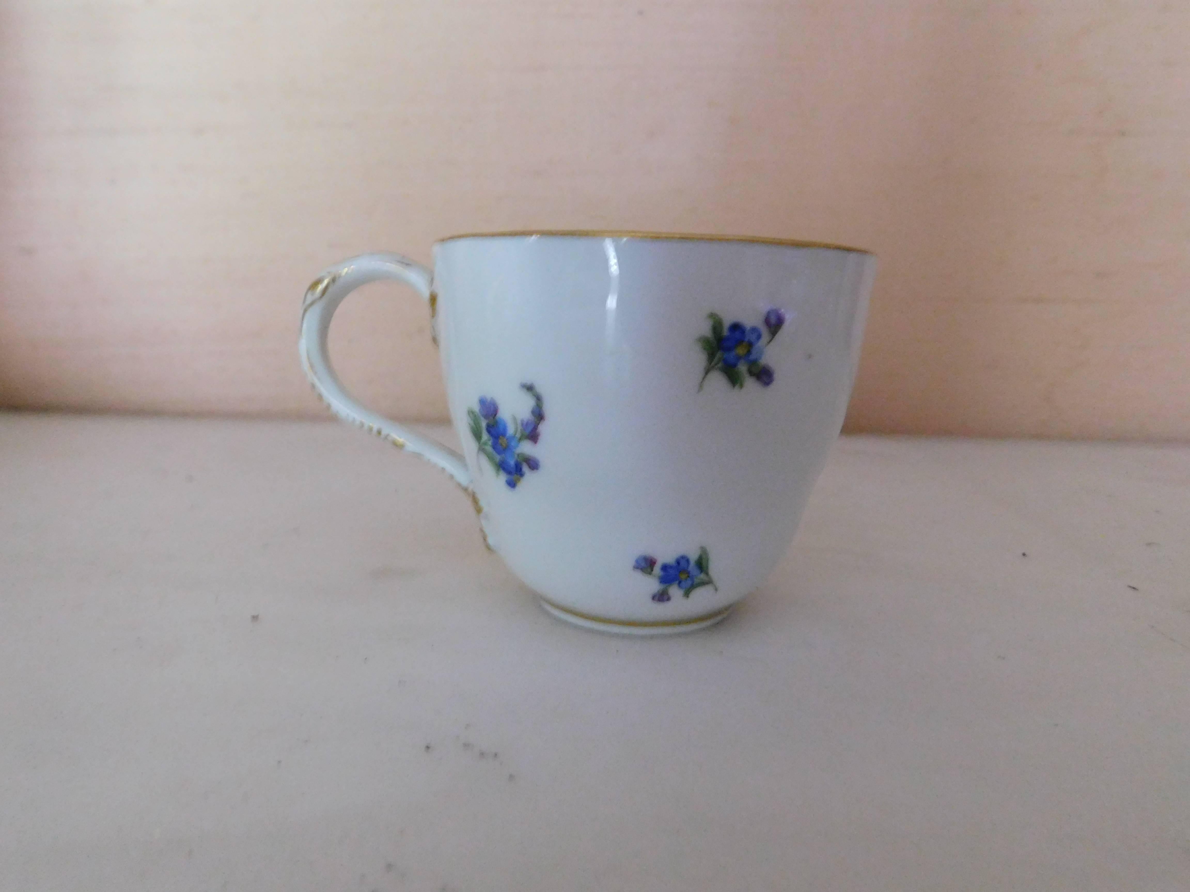 Early 19th Century Meissen Porcelain Blue Flower Demitasse Cup and Saucer In Good Condition In Washington Crossing, PA