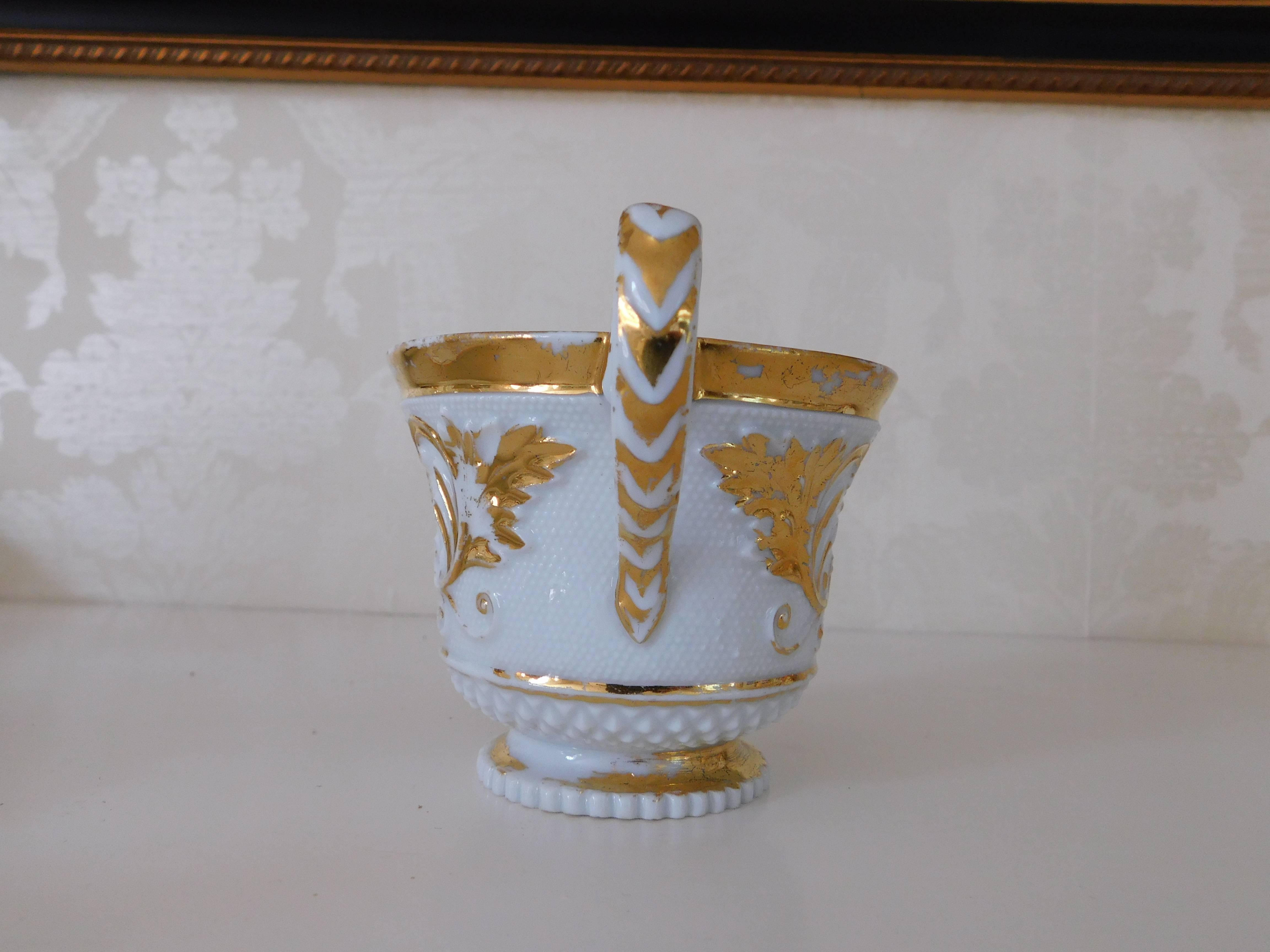 Early 19th Century Meissen Porcelain Cup and Saucer In Good Condition In Washington Crossing, PA