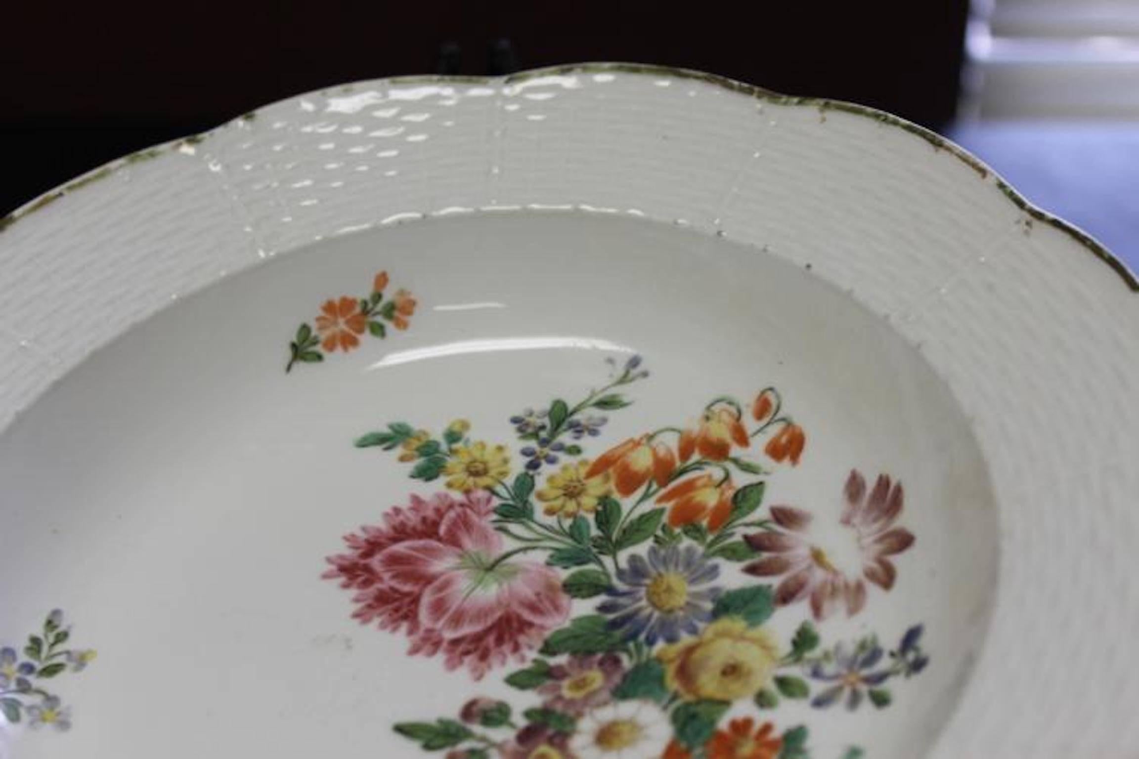 19th Century Meissen Porcelain Soup Bowl For Sale 1