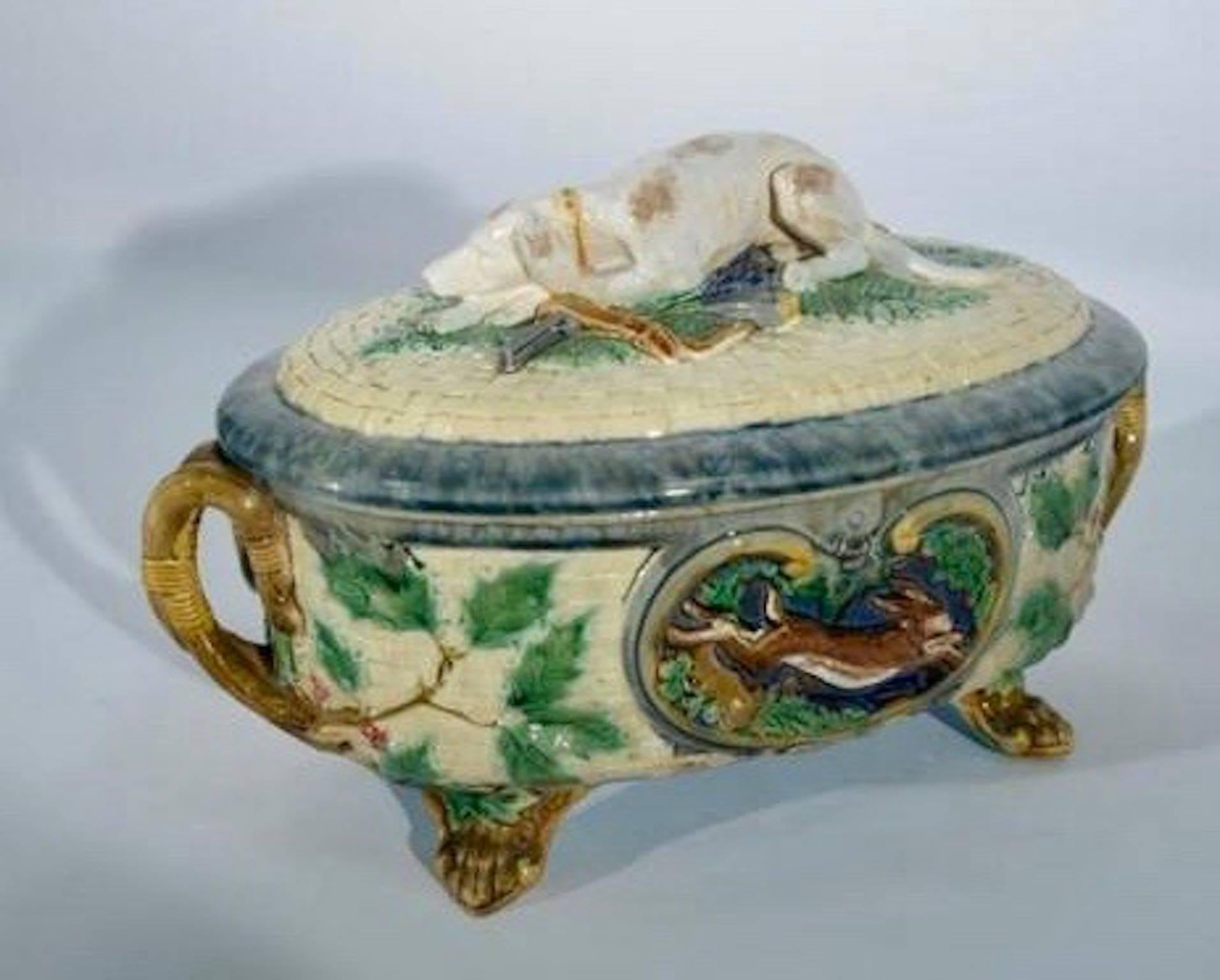 Antique Minton Covered Soup Tureen, circa 1875 In Excellent Condition In Washington Crossing, PA