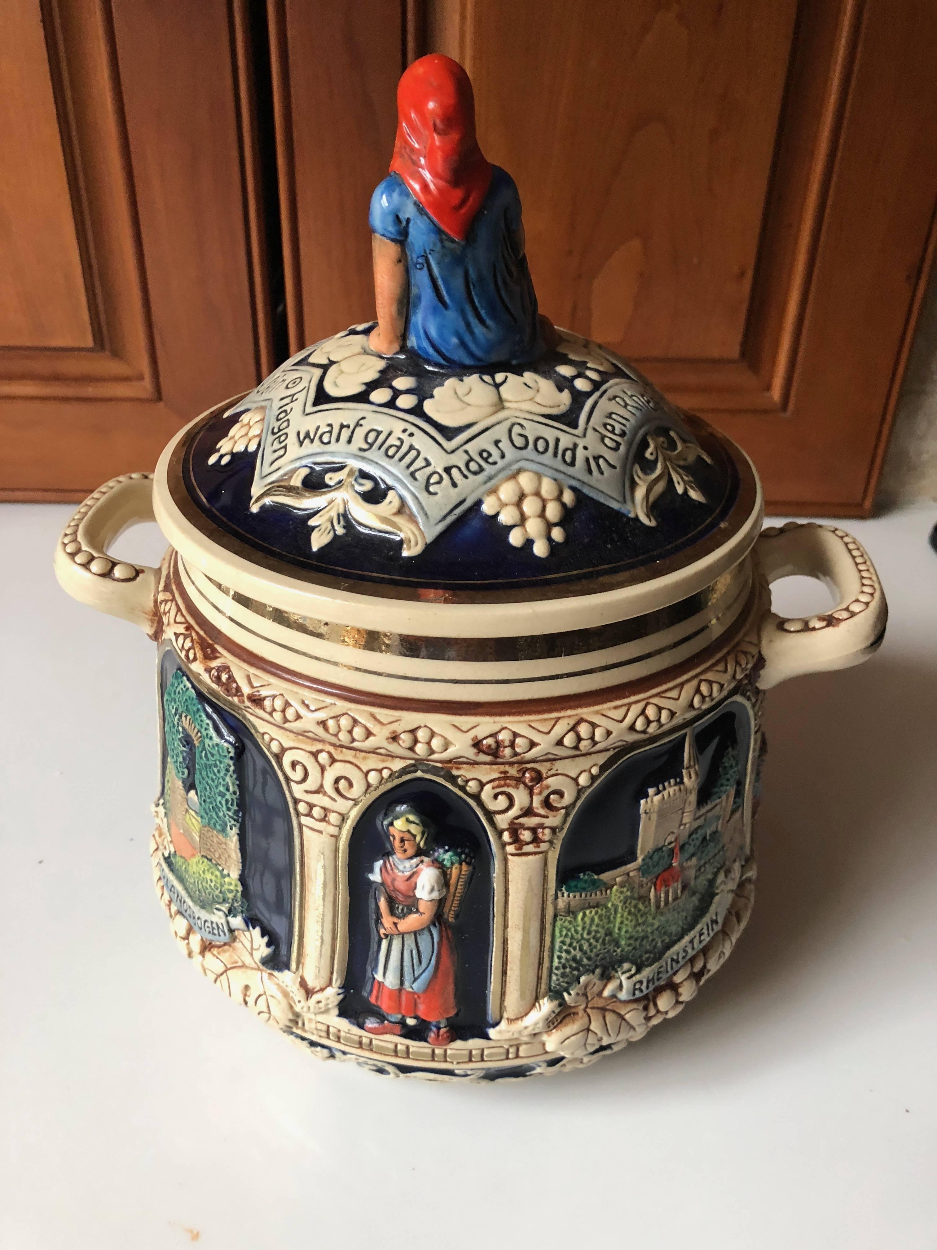 tobacco container with lid