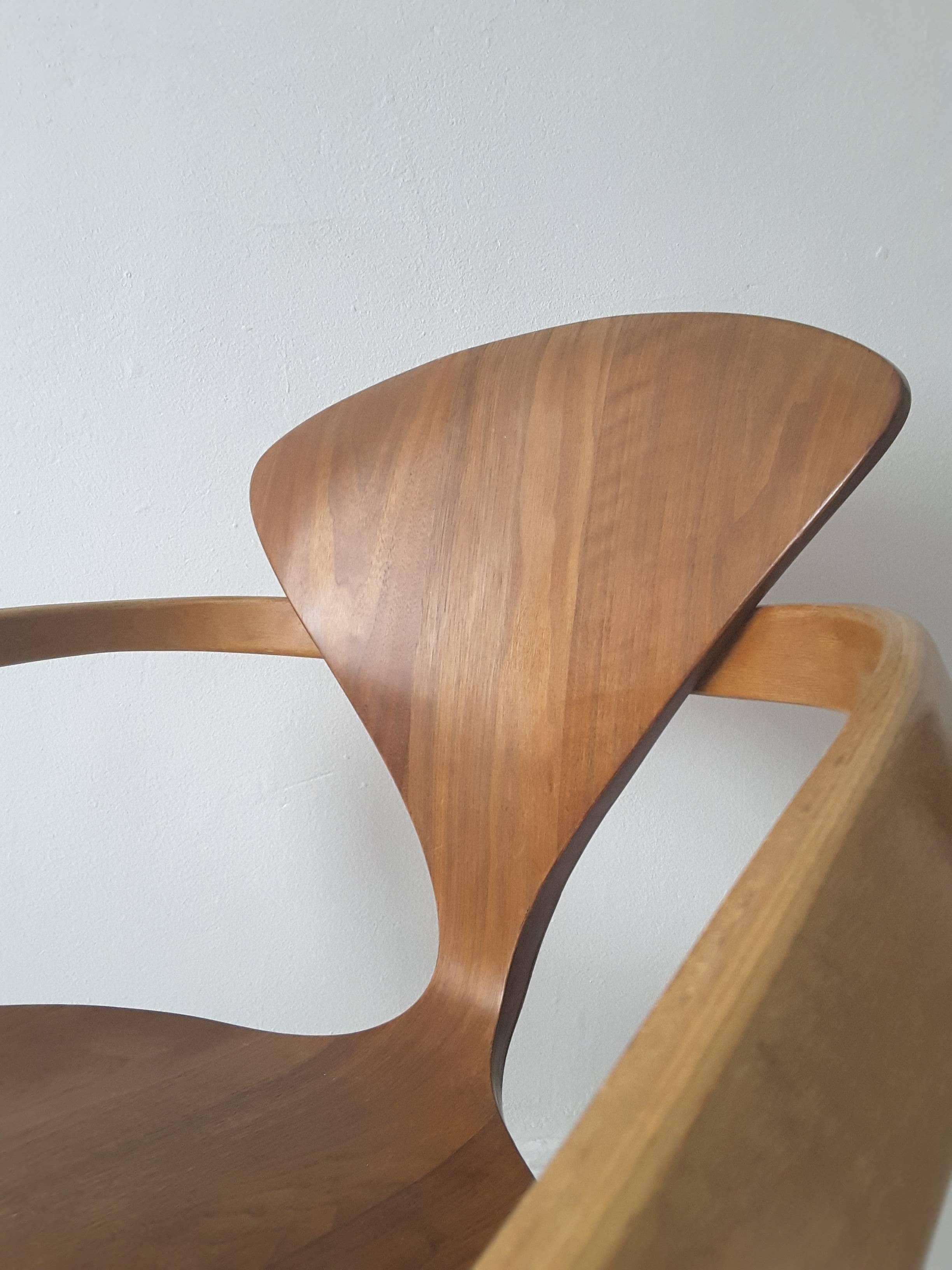 Mid-Century Bent Plywood Cherner Chair Designed by Norman Cherner for Plycraft 2
