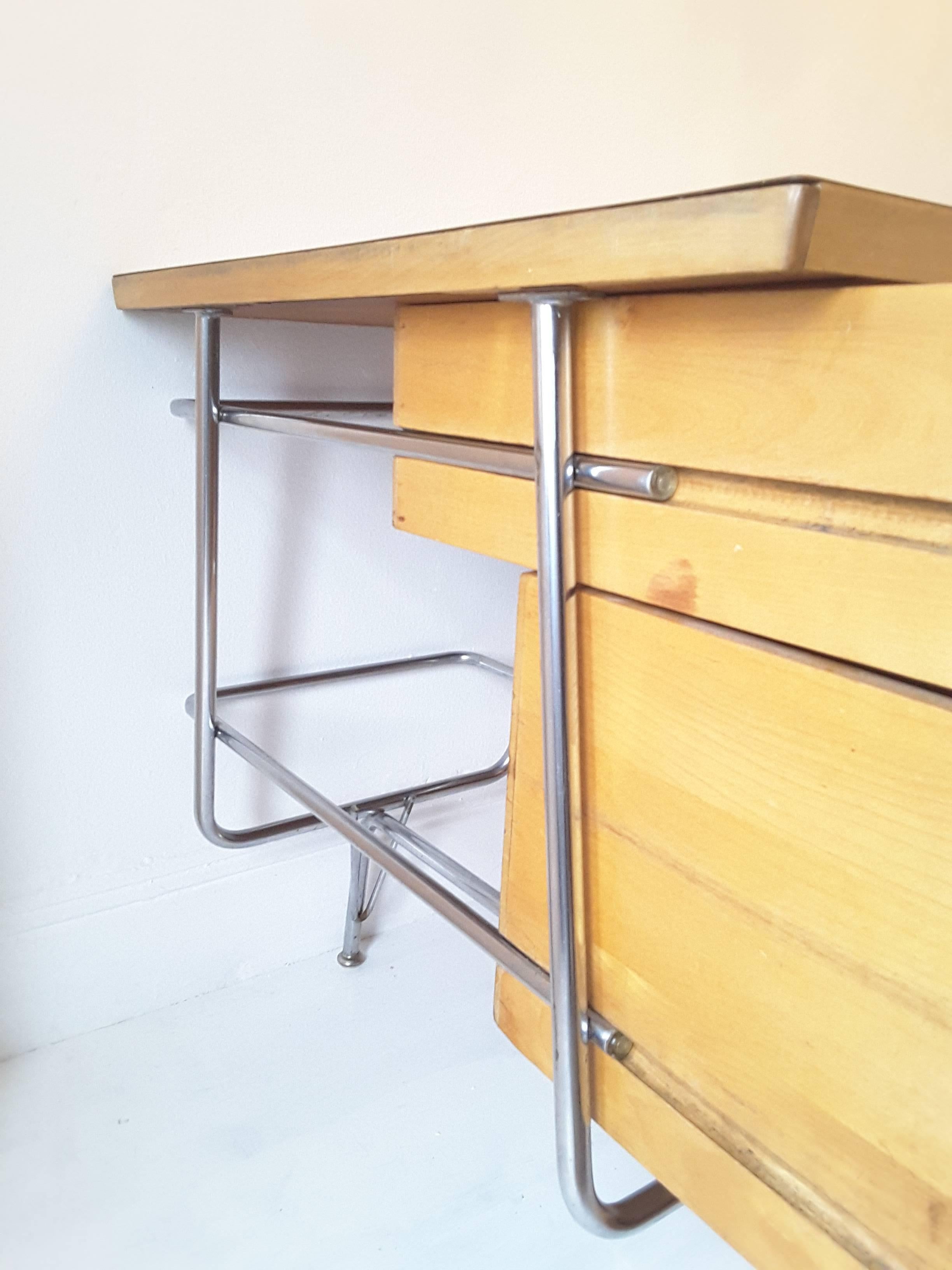 Mid-Century Modern Trimline Desk by KEM Weber for Heywood Wakefield In Good Condition In Harrogate, GB