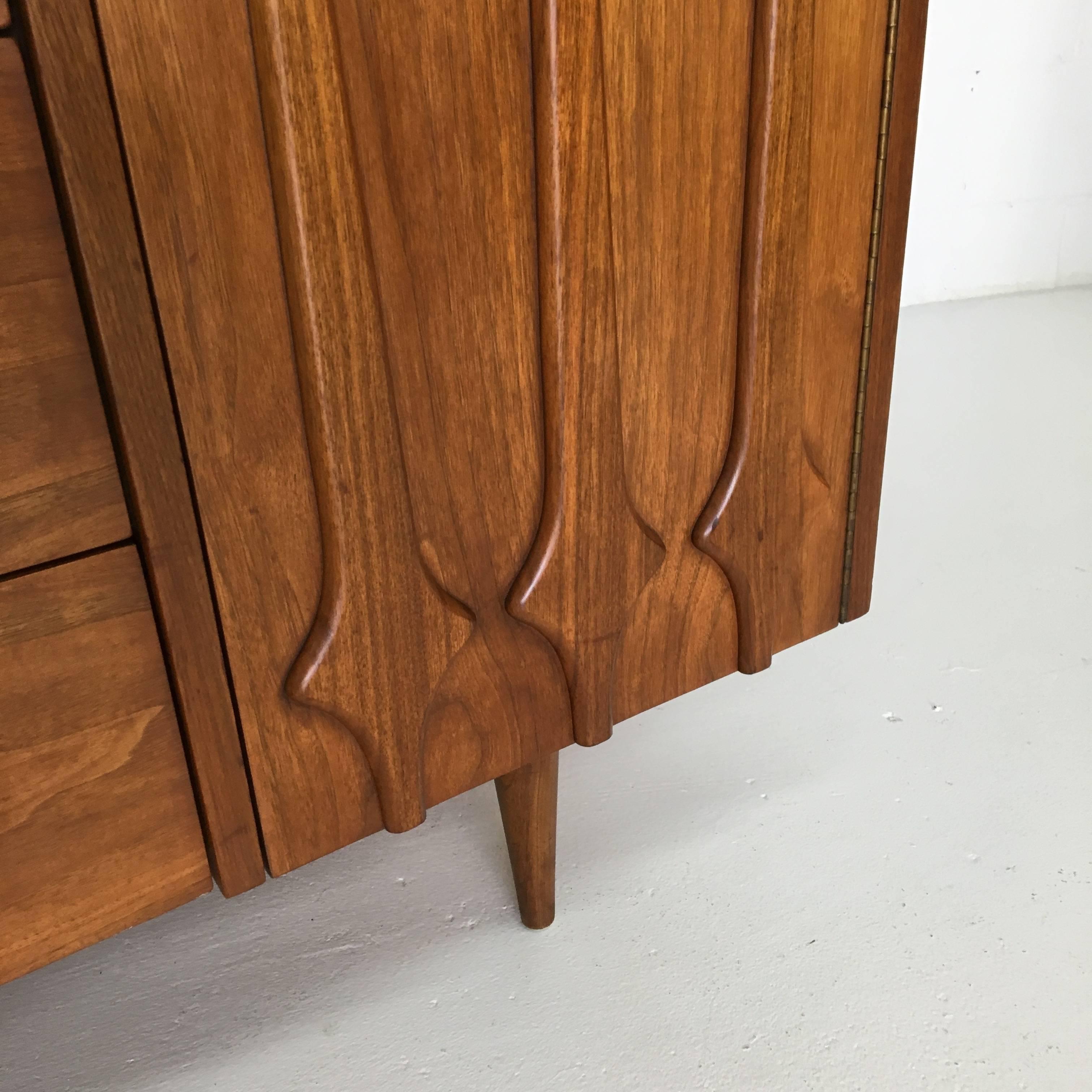 Walnut Mid-Century Modern Sideboard and Hutch in the Brasilia Style