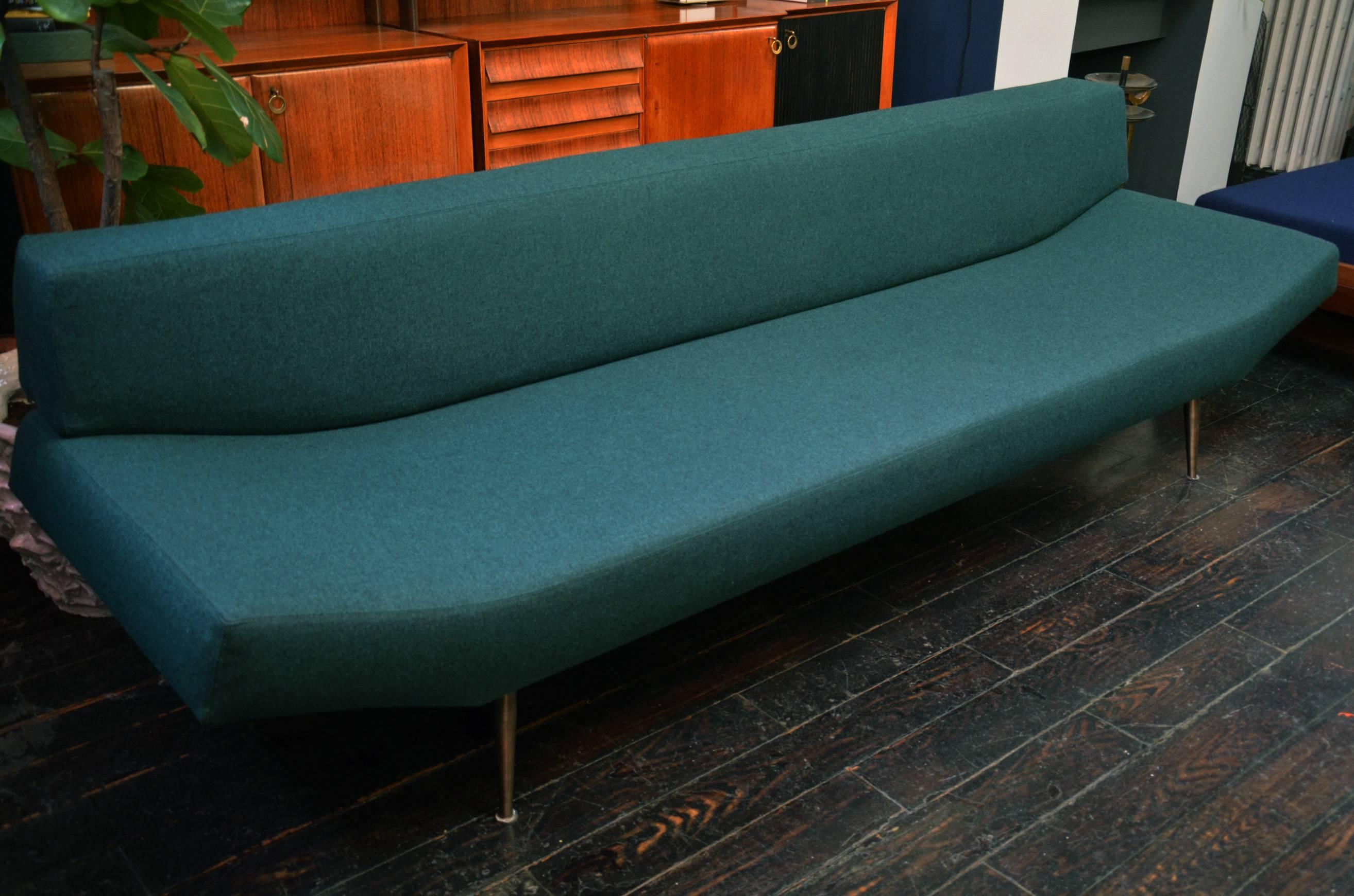 Very Rare Sculptural Sofa Attributed to Adrian Pearsall, USA, 1956 In Good Condition For Sale In Paris, FR