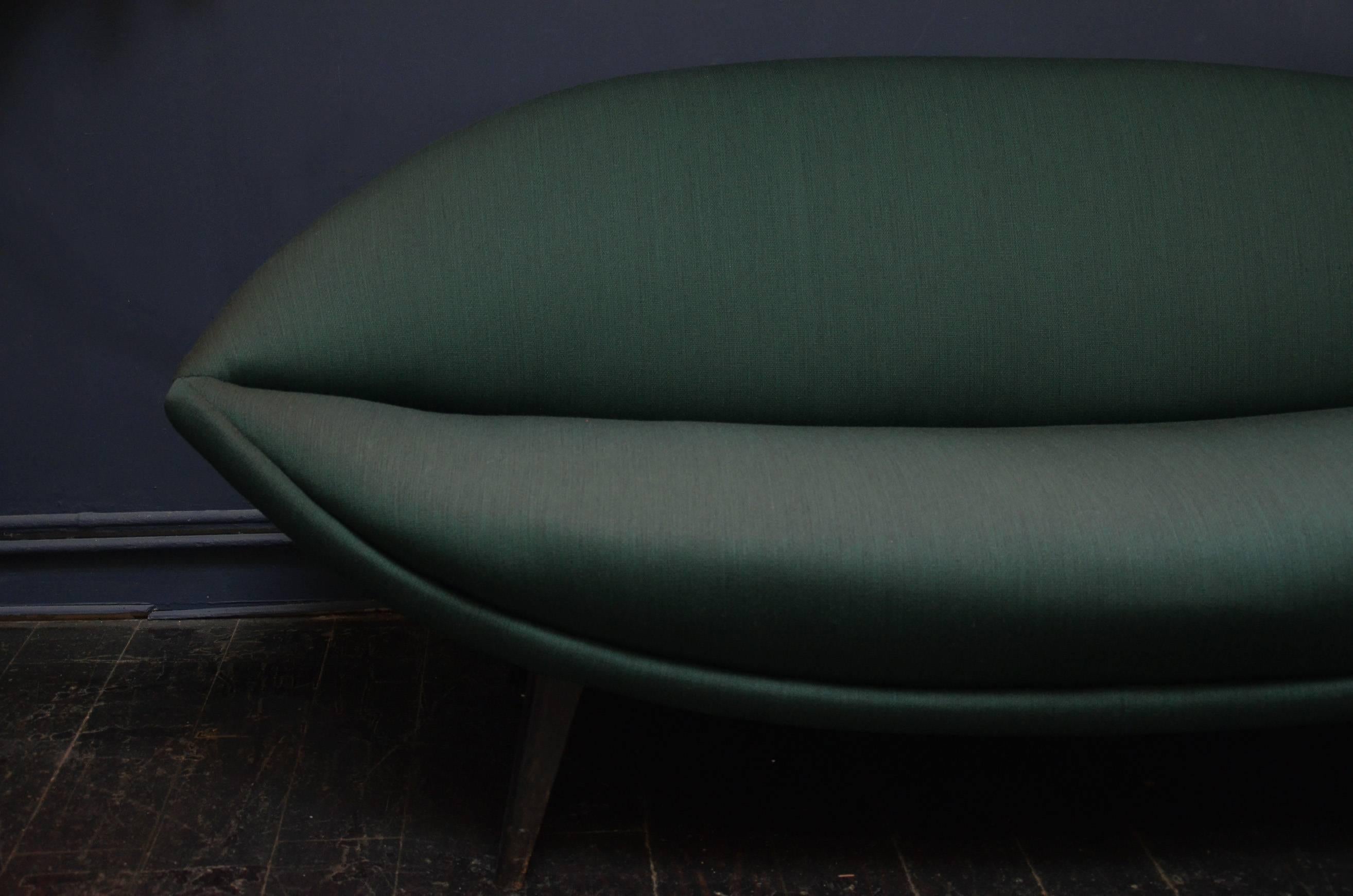 Very Rare and Exquisis Sculptural Sofa by Folke Jansson, circa 1950 In Good Condition For Sale In Paris, FR