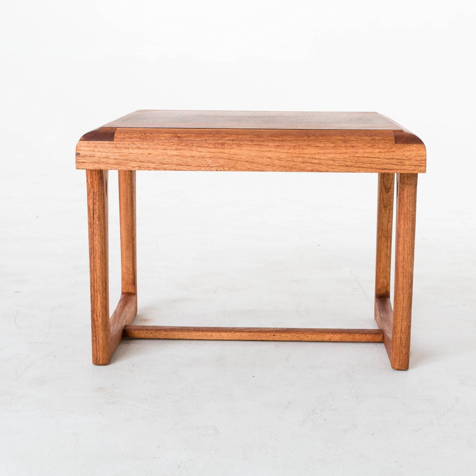 Wood Mid-Century Modern Lane Walnut Side Tables For Sale