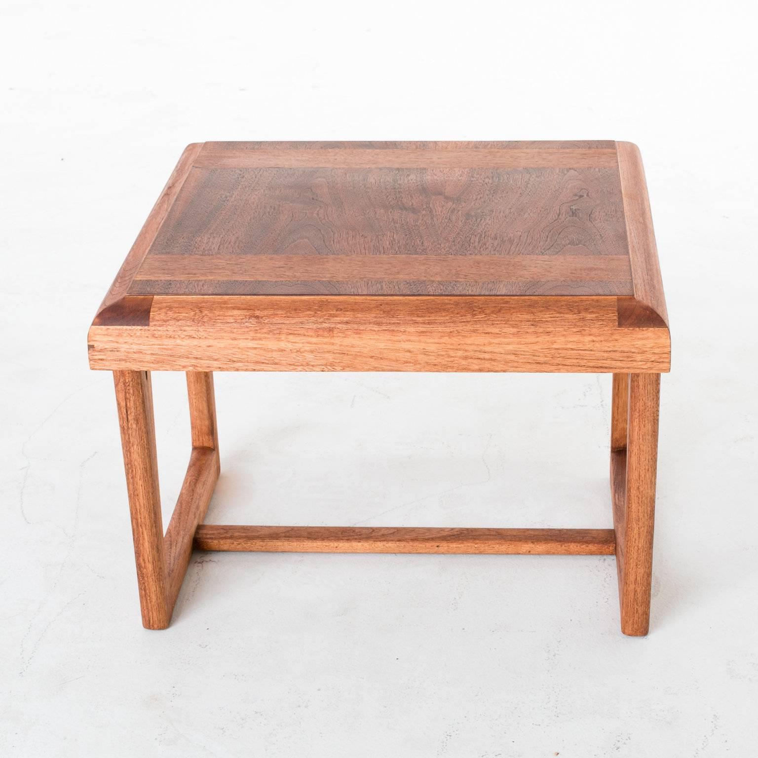Mid-Century Modern Lane Walnut Side Tables For Sale 2