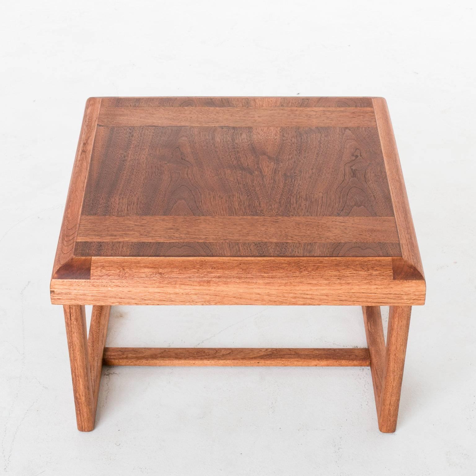 Mid-Century Modern Lane Walnut Side Tables For Sale 3
