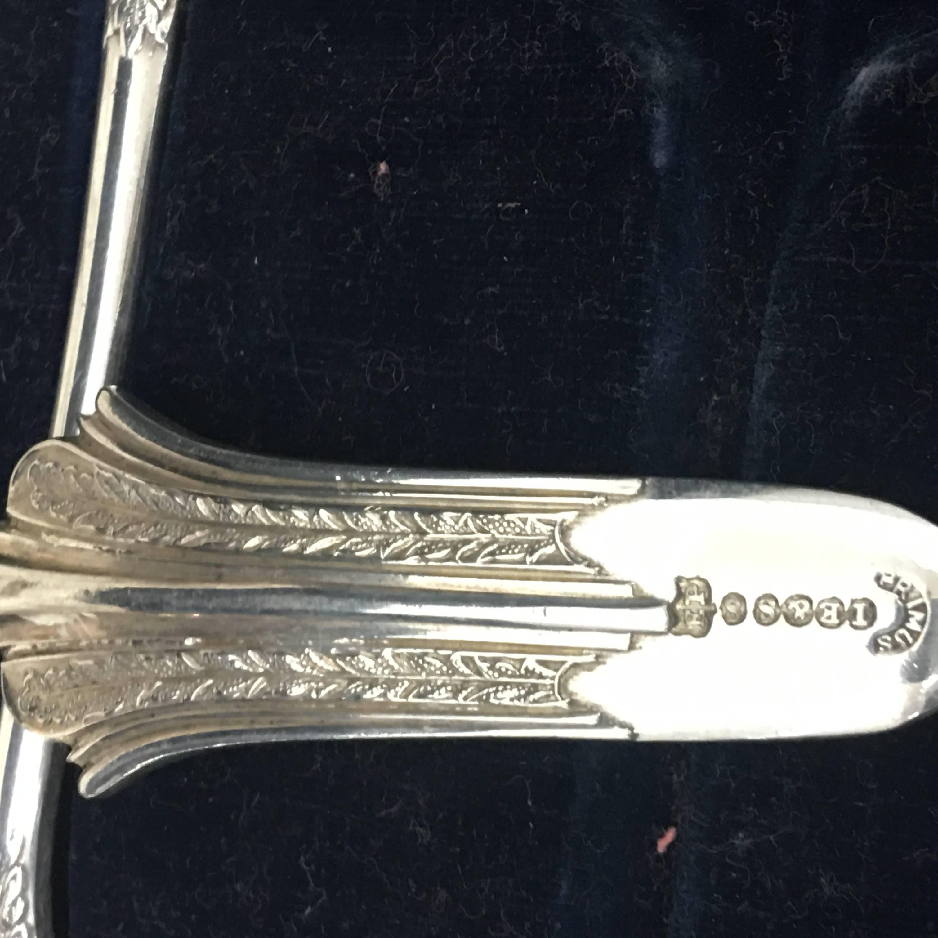 Pair of Victorian Silver Plate Spoons in a Box England, circa 1870 1