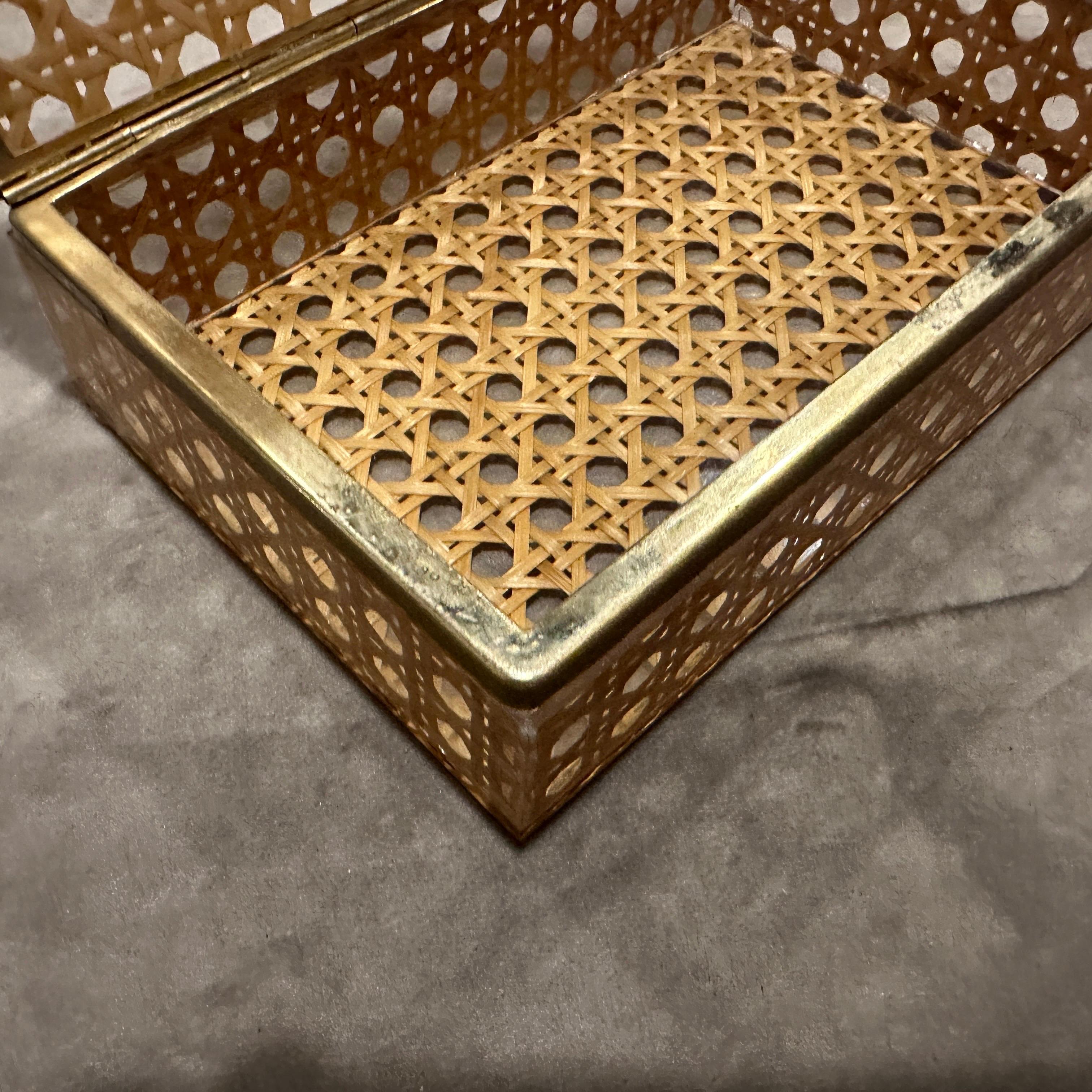 Caja rectangular de plexiglás y paja de Viena de los años 80 a la manera de Dior Home en venta 4